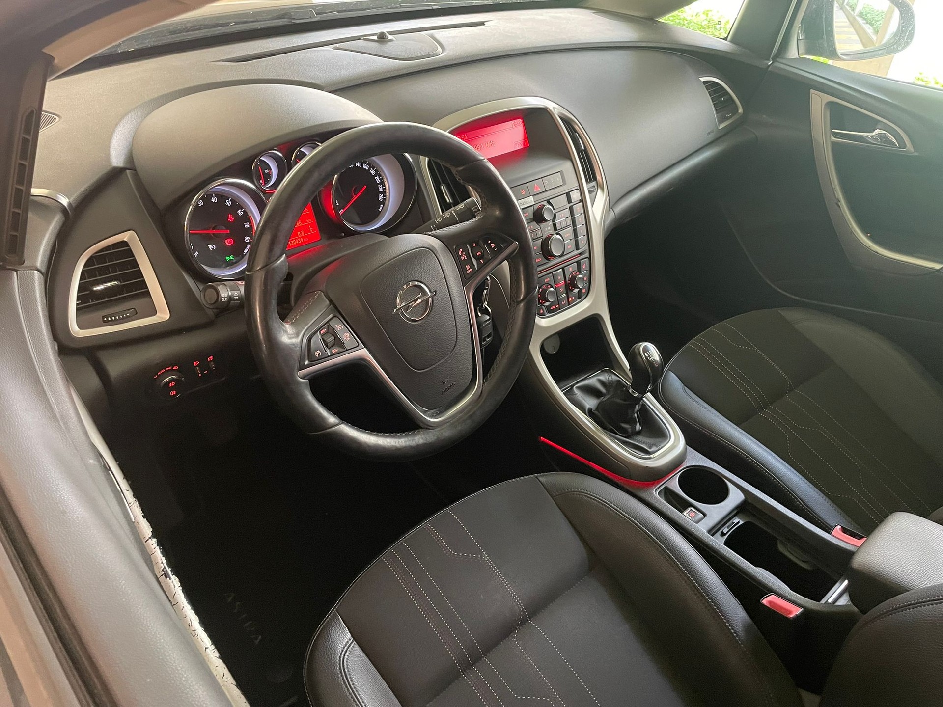 OPEL Astra ST 1.4i 16V Turbo Anniversary Ed // MFK NEU-image-14
