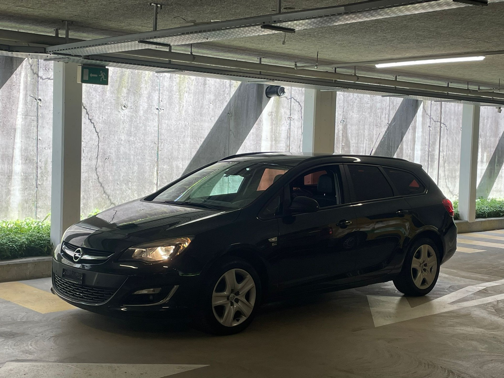 OPEL Astra ST 1.4i 16V Turbo Anniversary Ed // MFK NEU-image-7