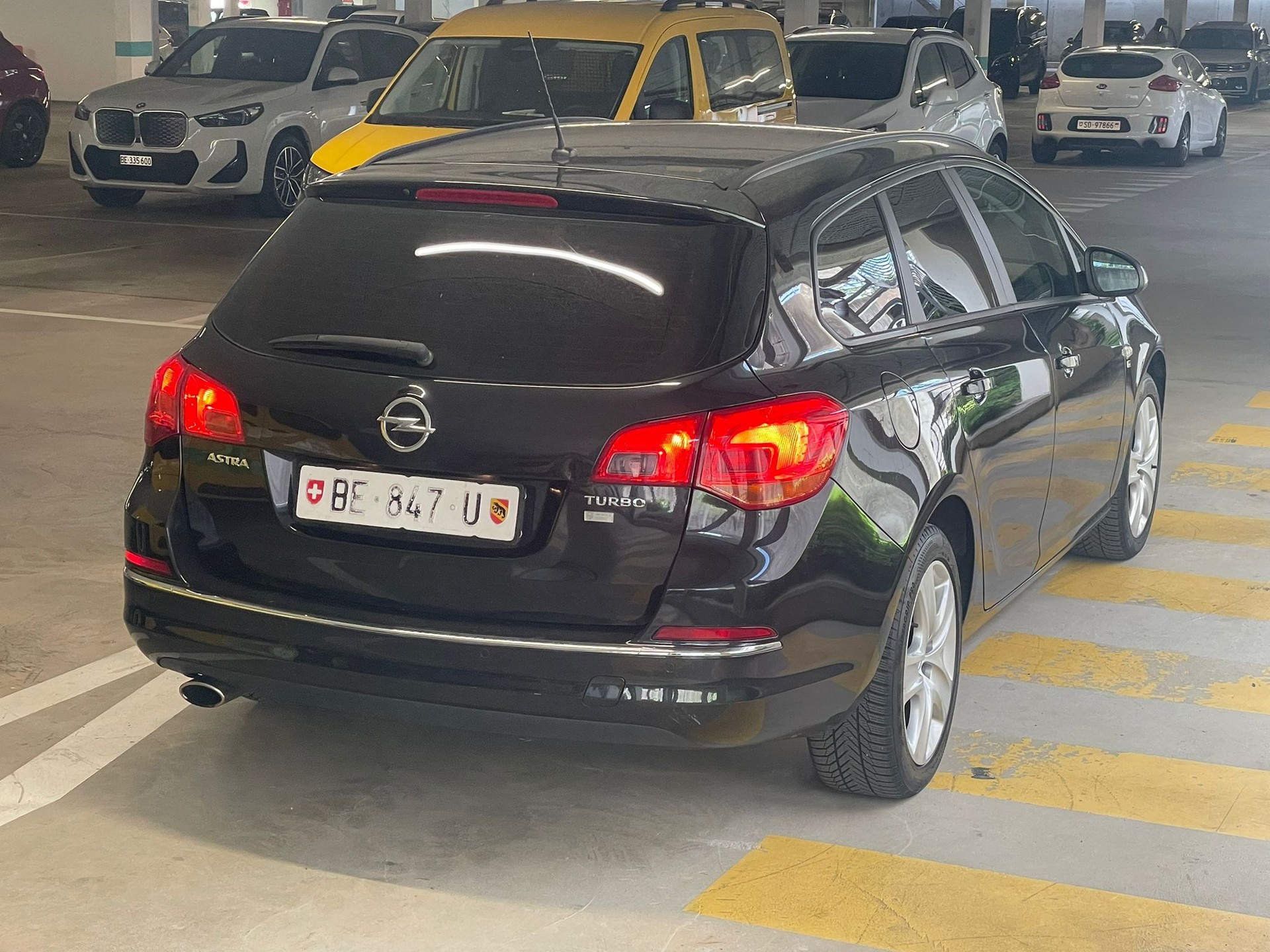 OPEL Astra ST 1.4i 16V Turbo Anniversary Ed // MFK NEU-image-11