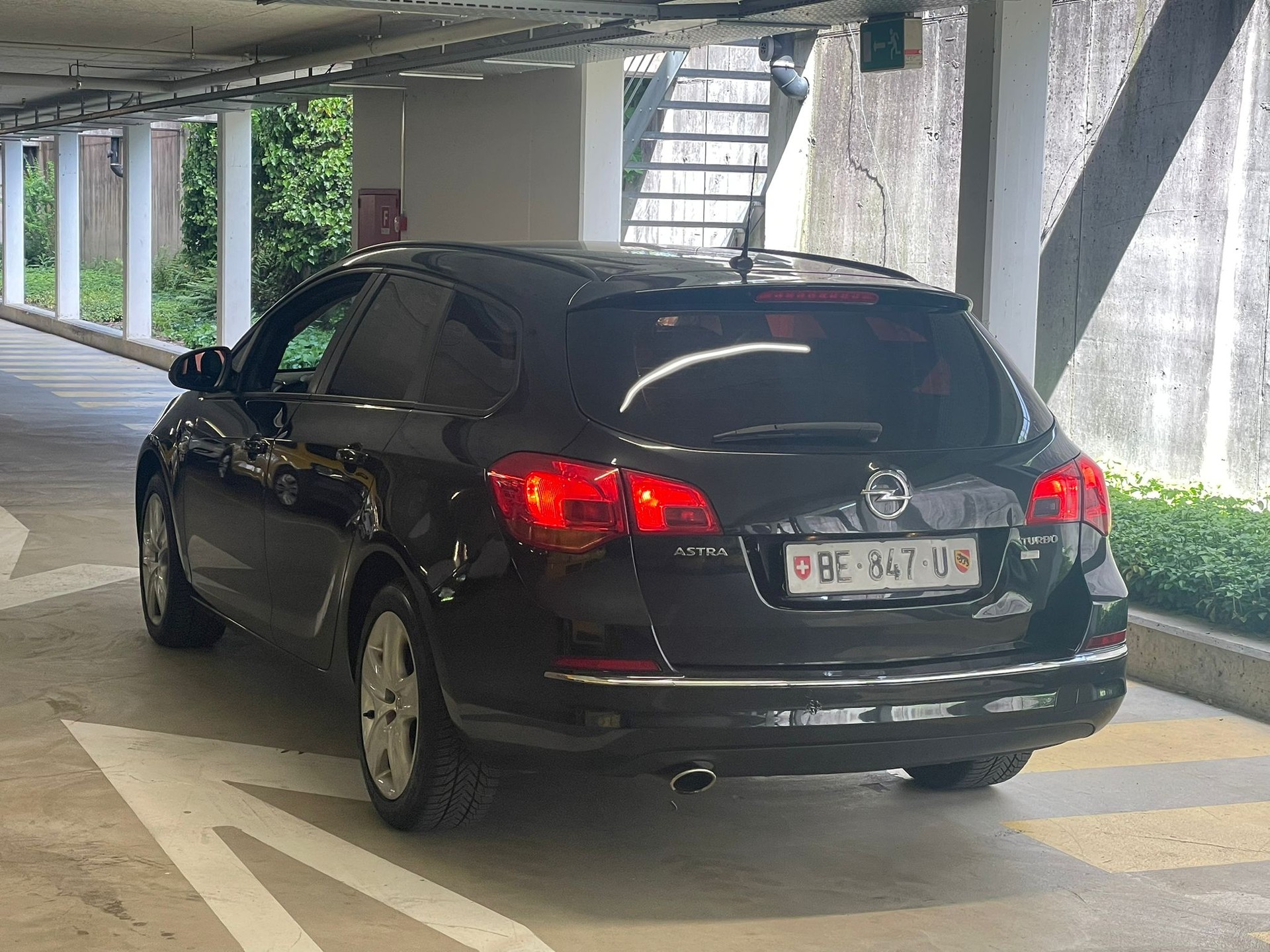 OPEL Astra ST 1.4i 16V Turbo Anniversary Ed // MFK NEU-image-12