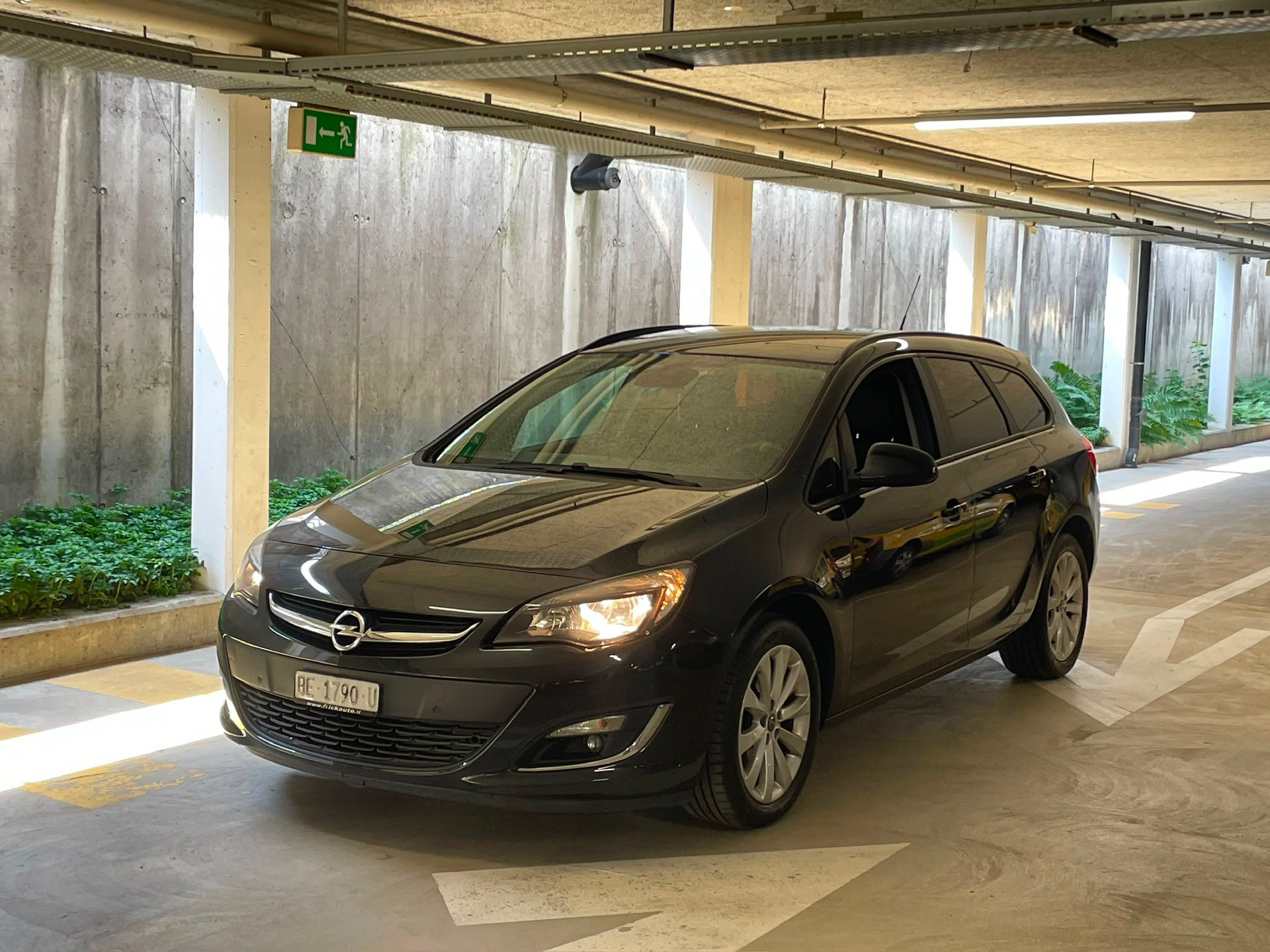 OPEL Astra ST 1.4i 16V Turbo Anniversary Ed // MFK NEU