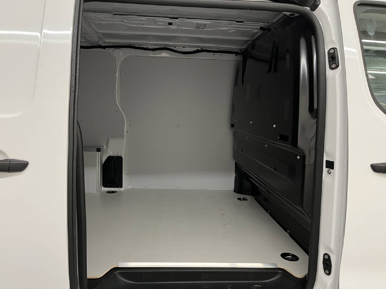 PEUGEOT Expert Kaw. Standard 2.2 BlueHDi 150 S/S-image-13