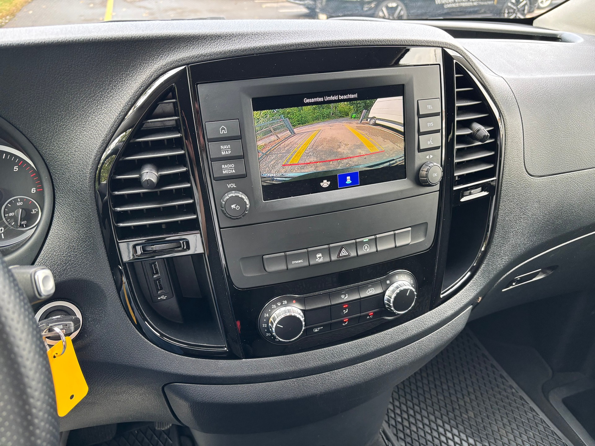 MERCEDES-BENZ Vito Tourer 116 CDI Long Sel. 4M-image-13