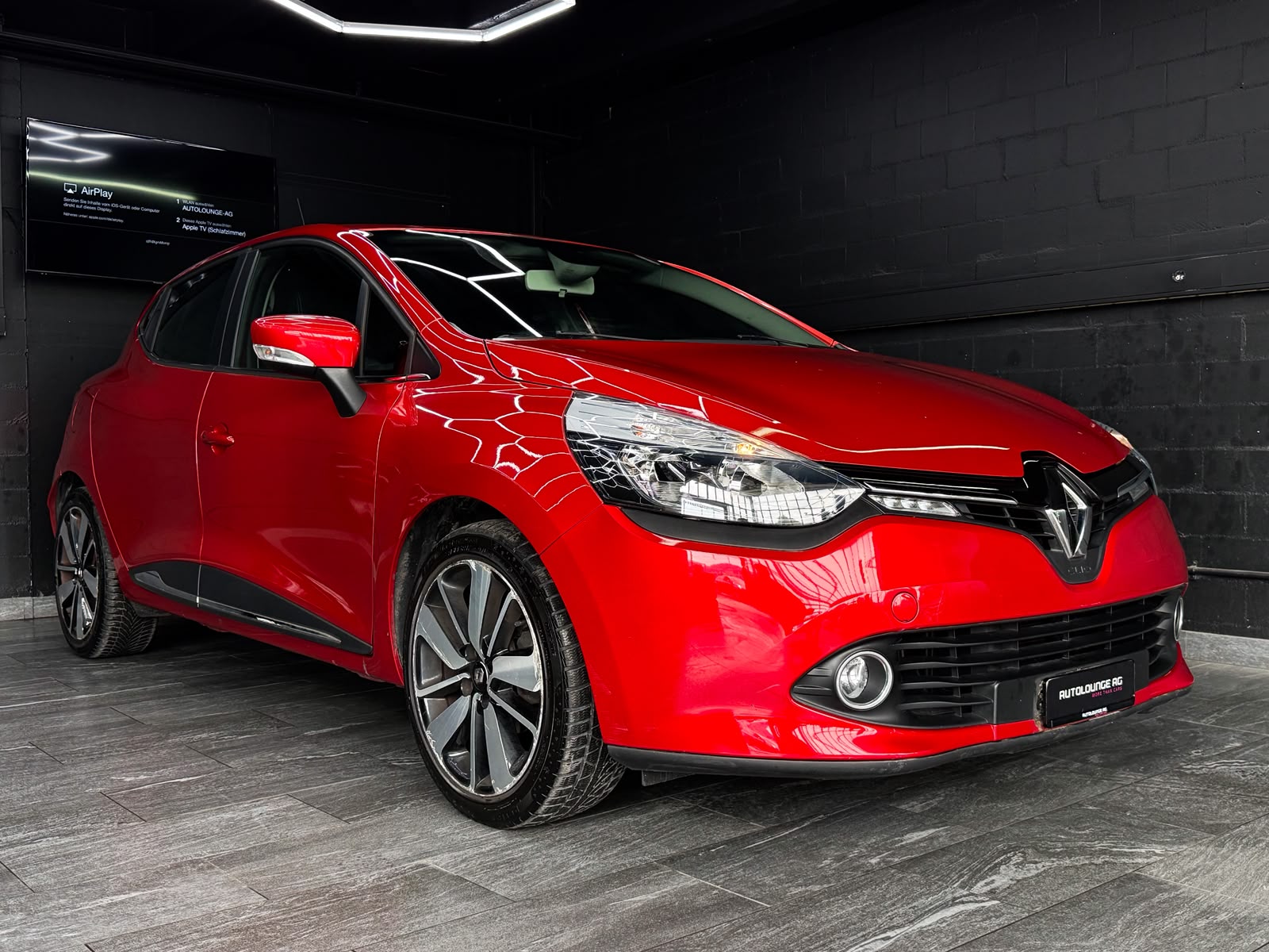 RENAULT Clio 1.5 dCi Swiss Edition-showroom-element-2