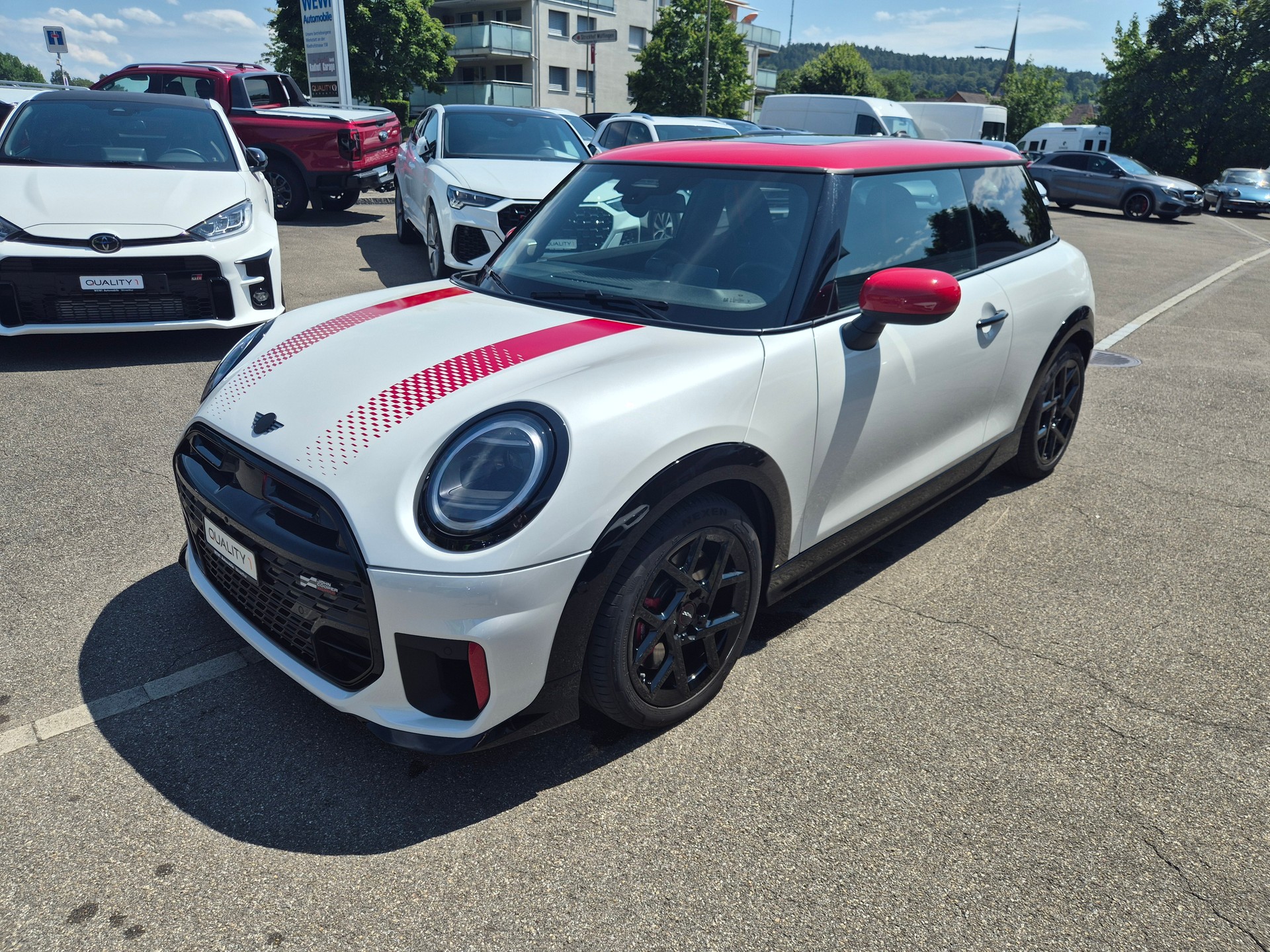 MINI Cooper John Cooper Works DKG-showroom-element-1