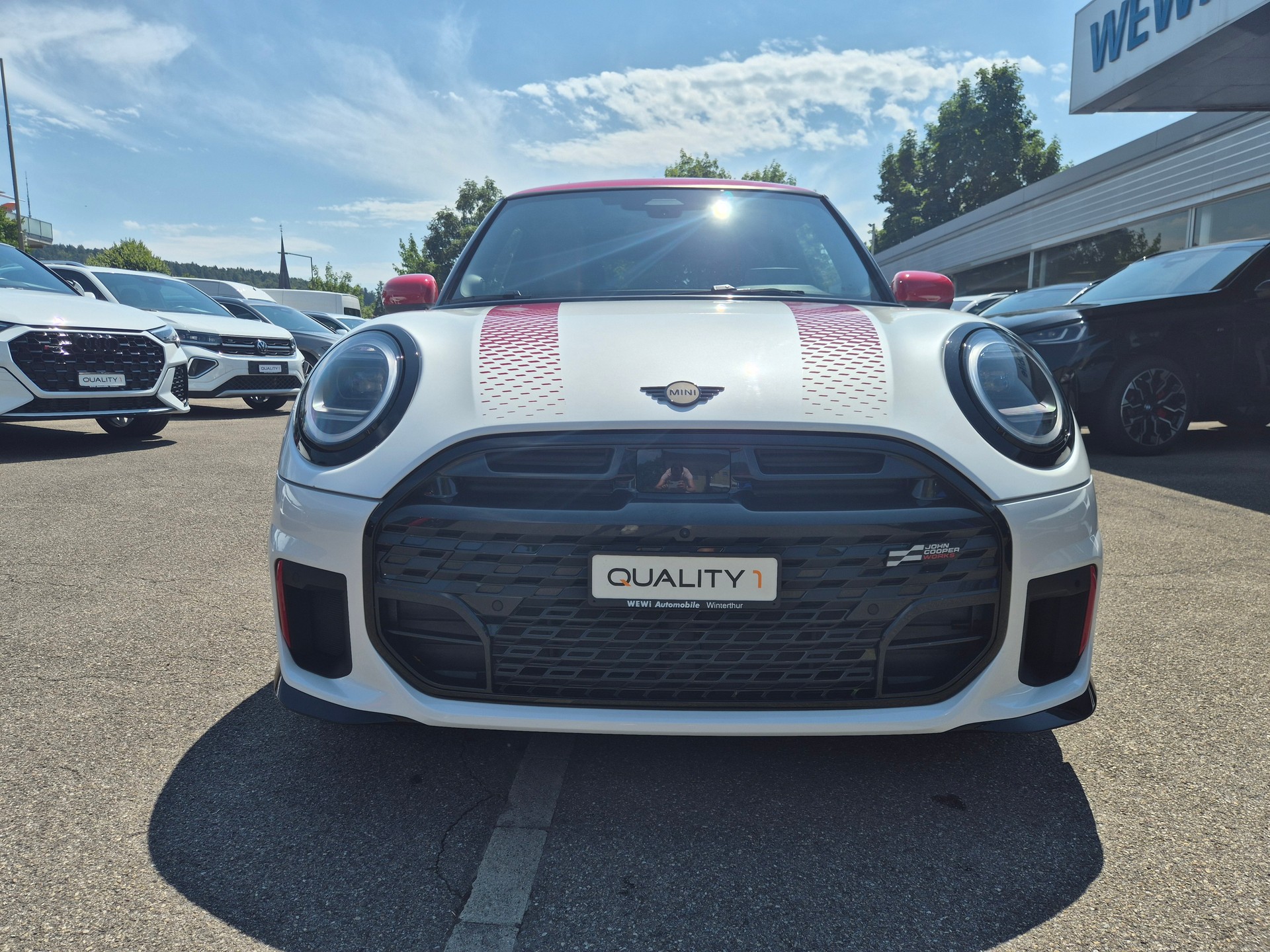 MINI Cooper John Cooper Works DKG-showroom-element-2