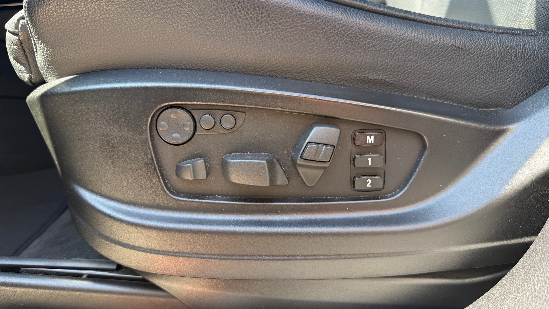 BMW X5 xDrive 30d Steptronic-image-12