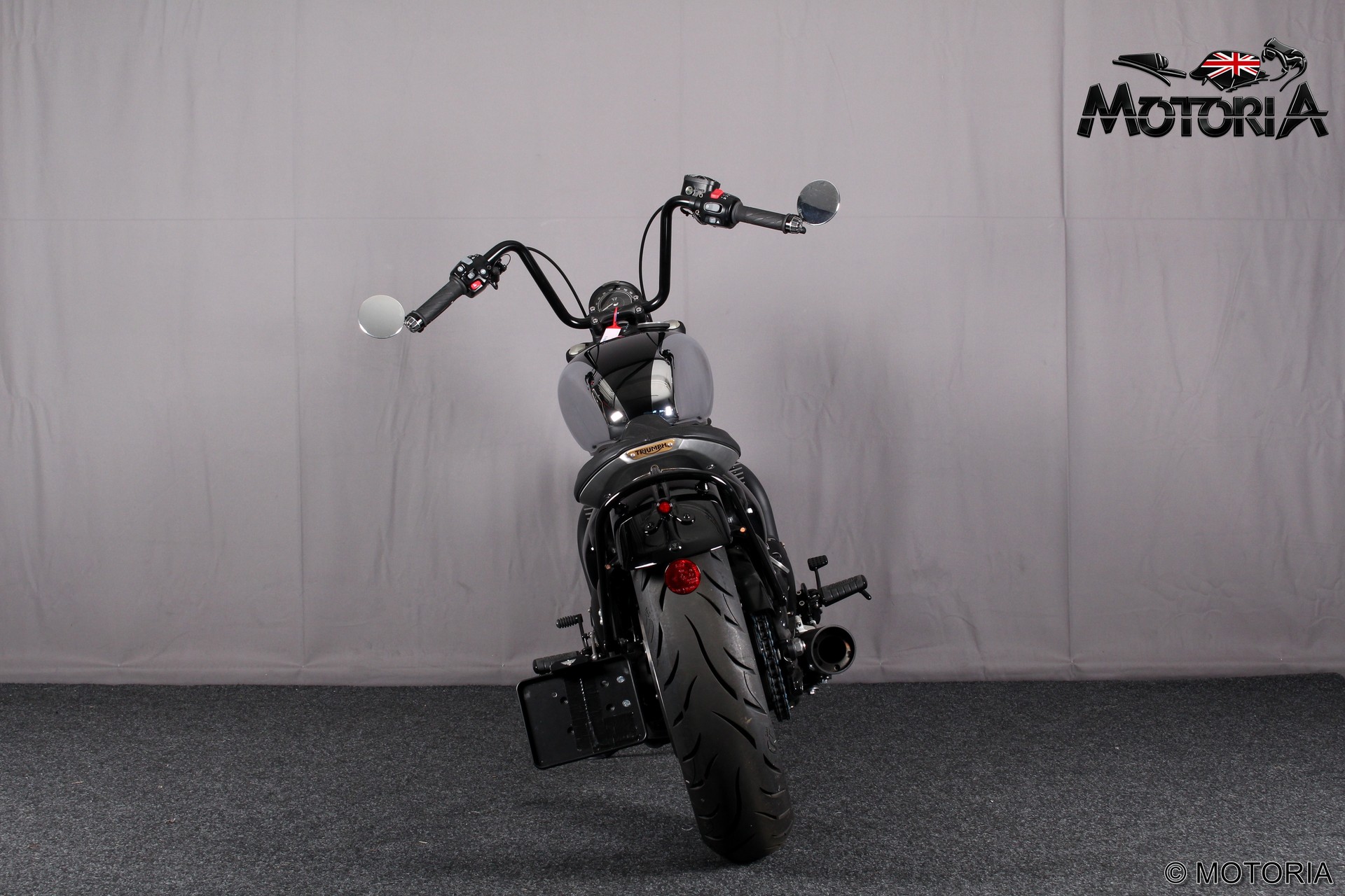 TRIUMPH Bonneville 1200 Bobber-image-4
