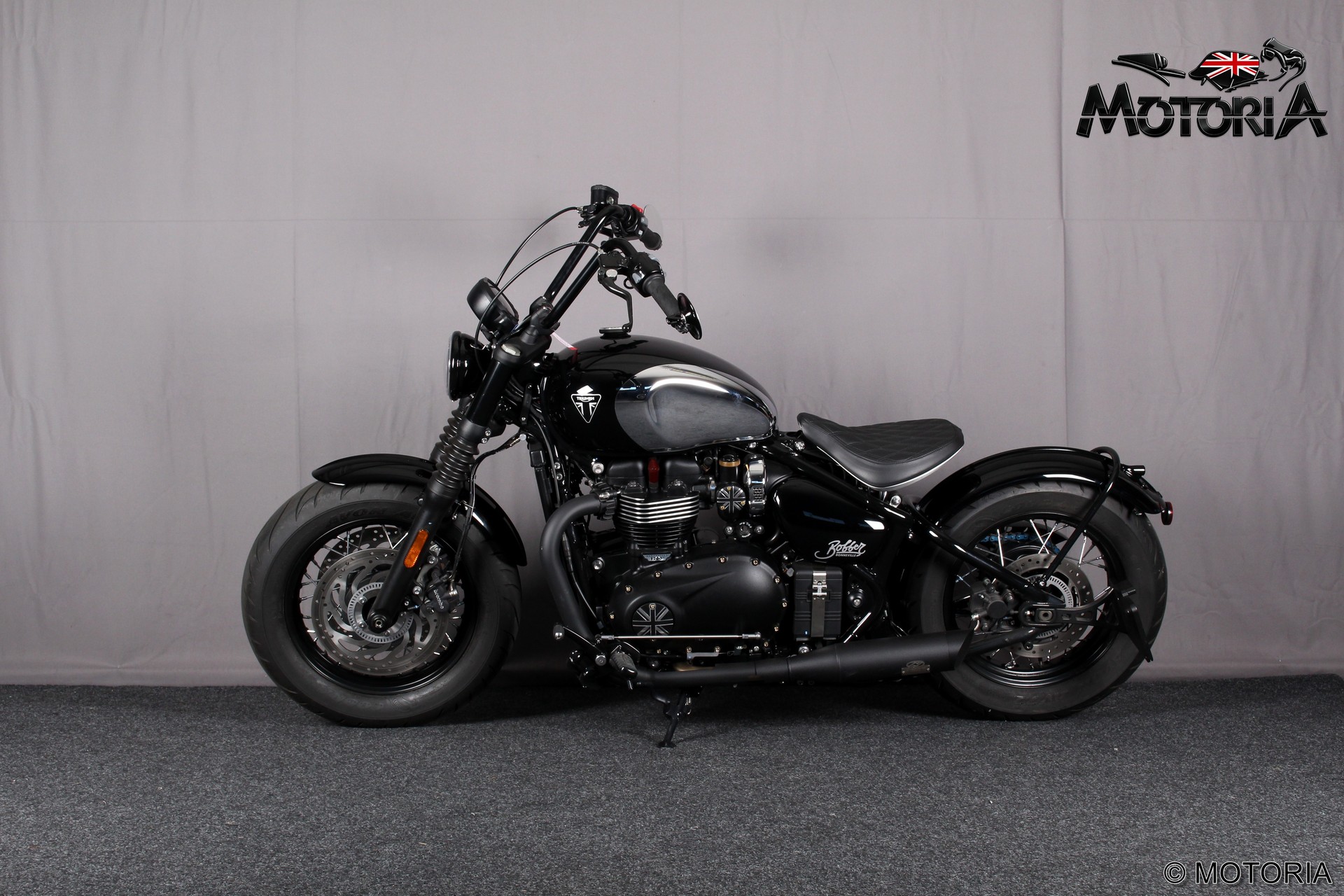 TRIUMPH Bonneville 1200 Bobber-image-2