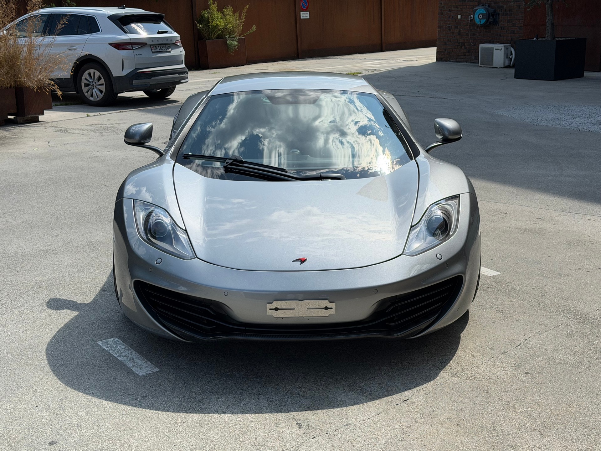 McLAREN 12C-image-4