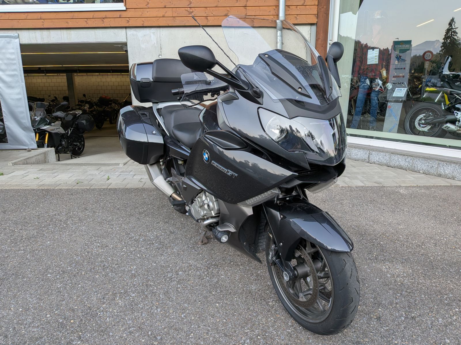 BMW K 1600 GT-image-1