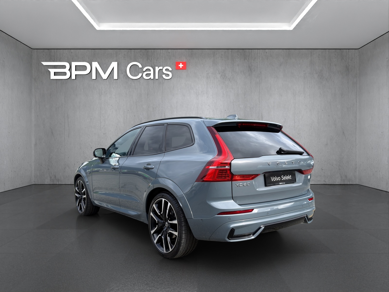 VOLVO XC60 2.0 T6 TE Ultimate Dark eAWD-showroom-element-3