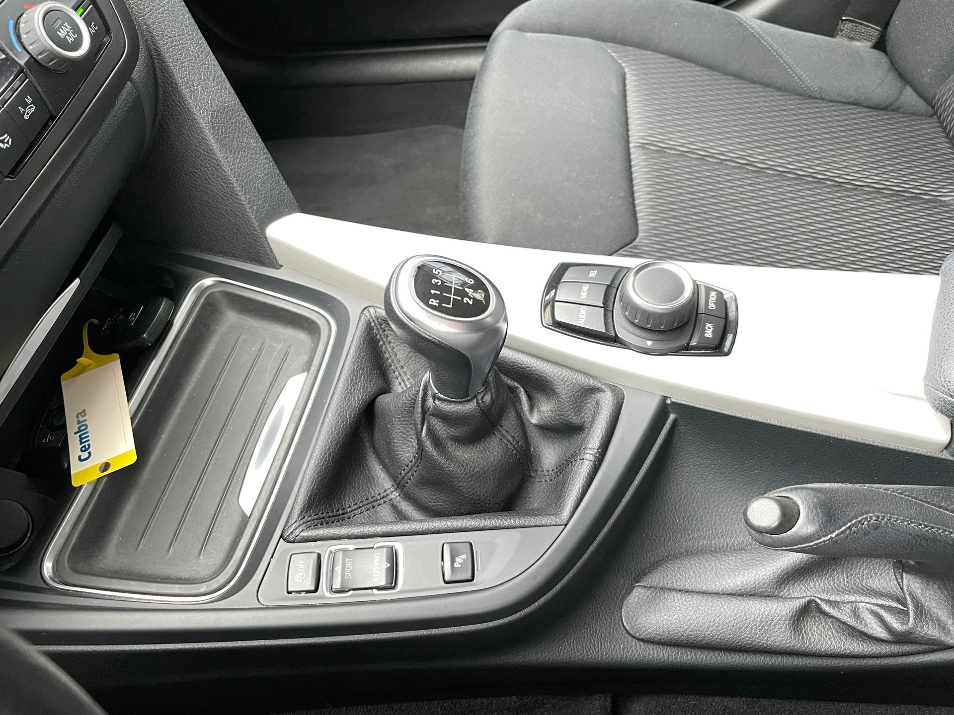 BMW 320d Touring-image-22