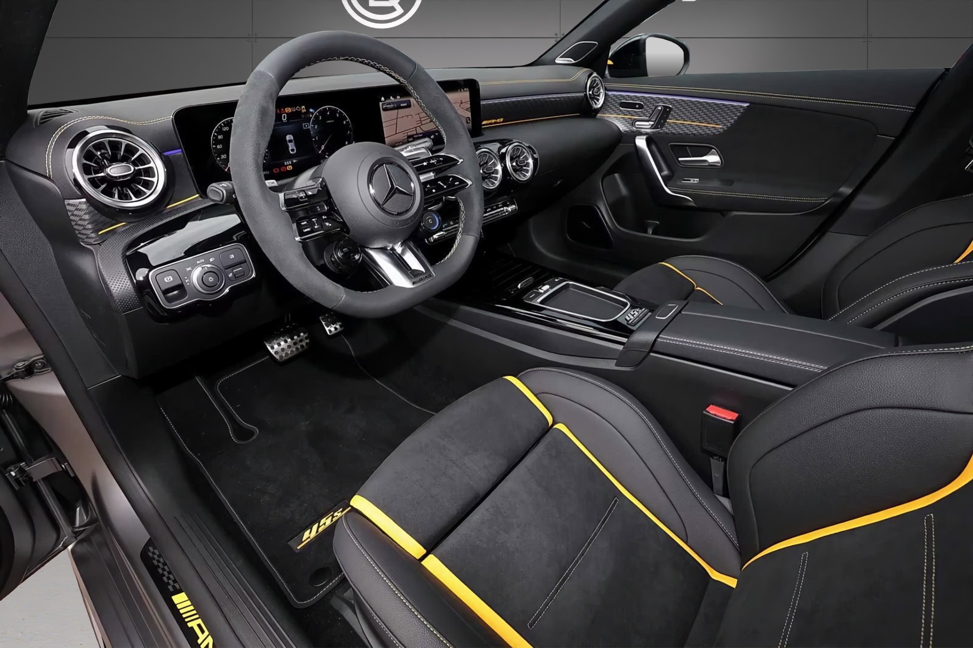 MERCEDES-BENZ CLA 45 S AMG 4Matic FINAL EDITION-showroom-element-2