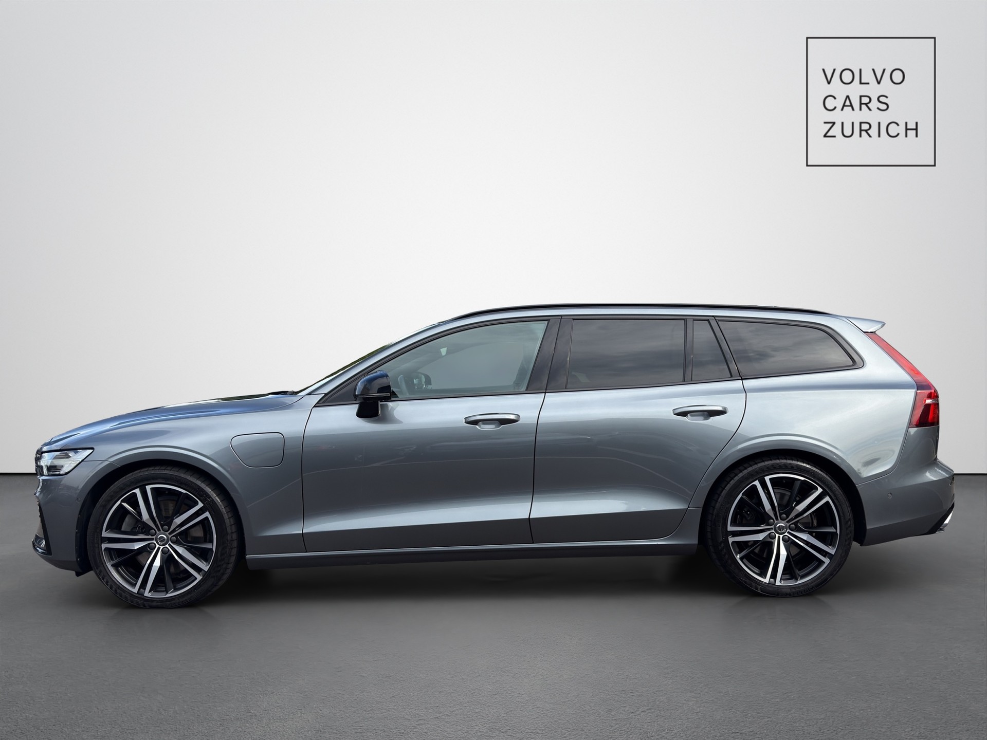 VOLVO V60 2.0 T6 TE R-Design eAWD-showroom-element-2