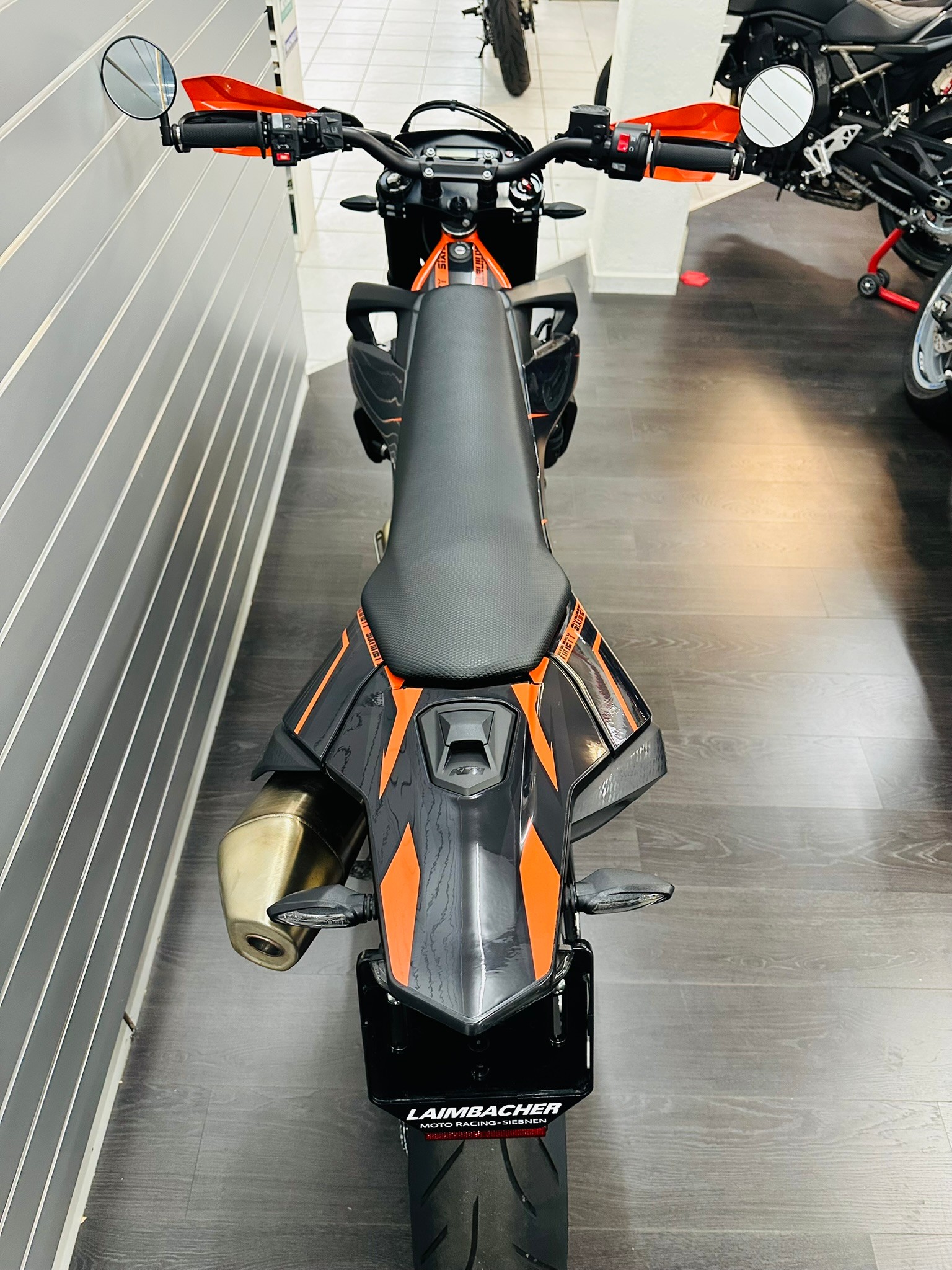 KTM 690 SMC R ABS (35 kW)-image-8