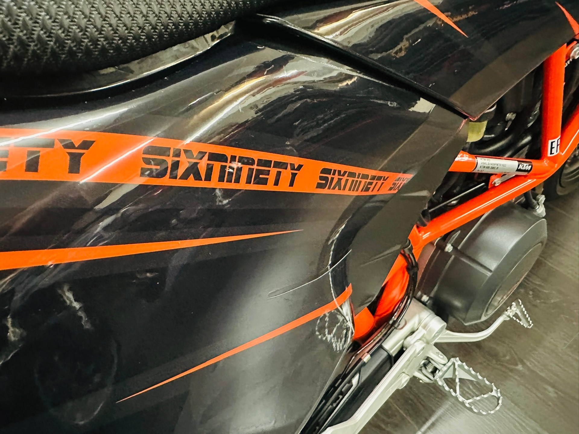 KTM 690 SMC R ABS (35 kW)-image-2