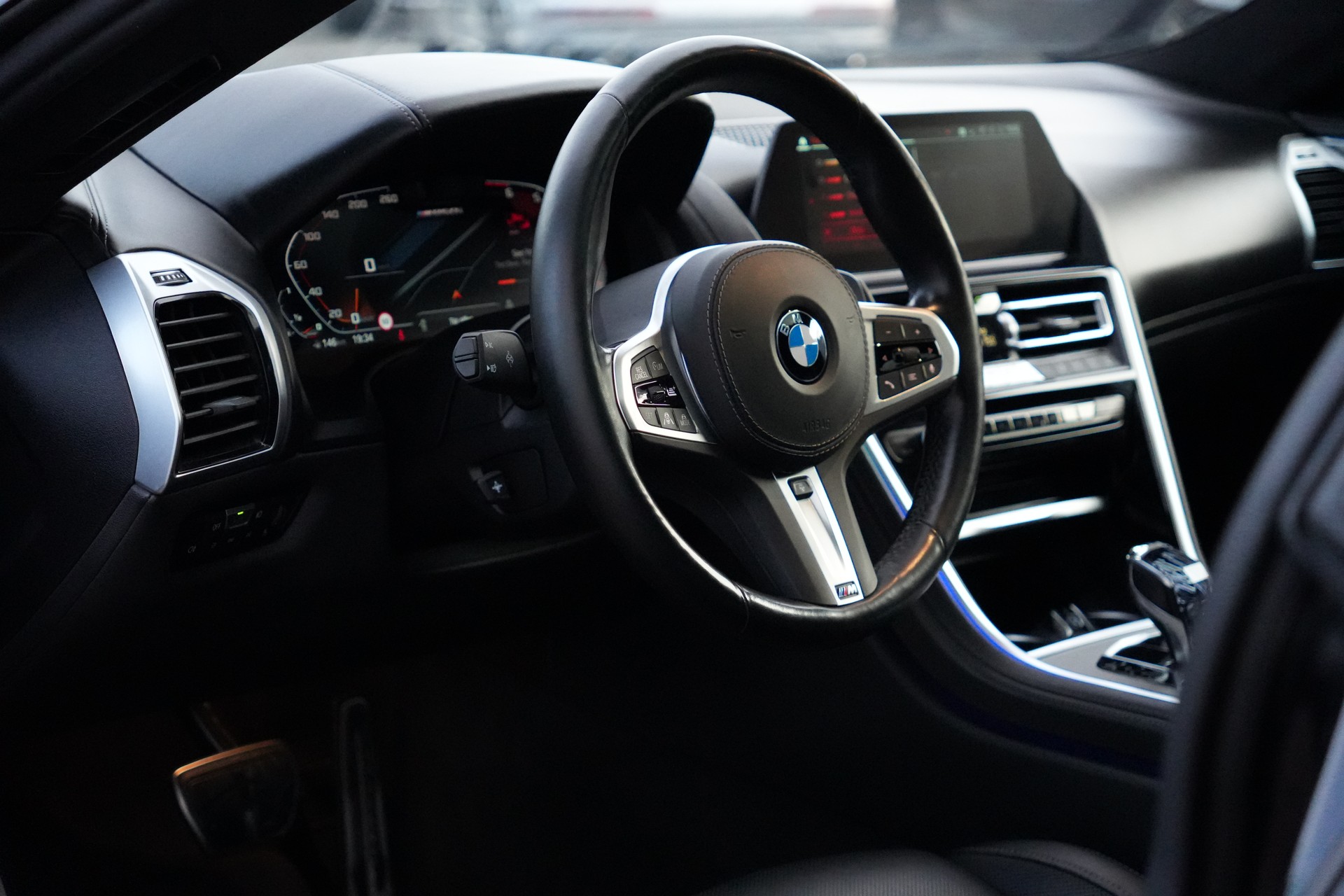 BMW M850i xDrive Steptronic (CH)-image-13
