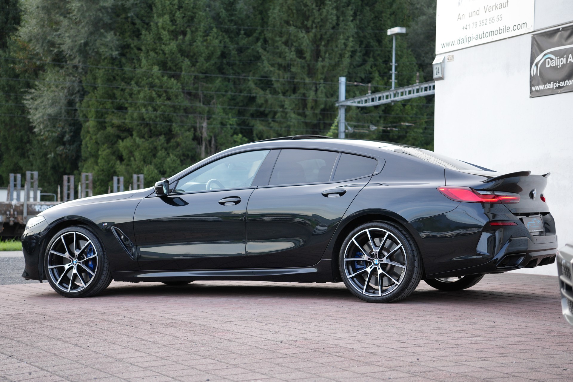 BMW M850i xDrive Steptronic (CH)-showroom-element-1