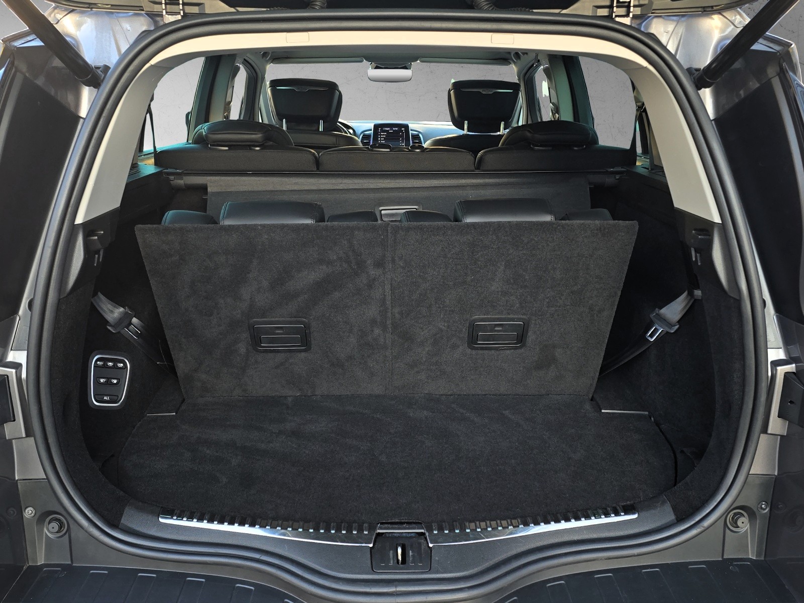 RENAULT Espace 1.8 TCe Initiale EDC 4CONTROL 7-Sitzer-image-17