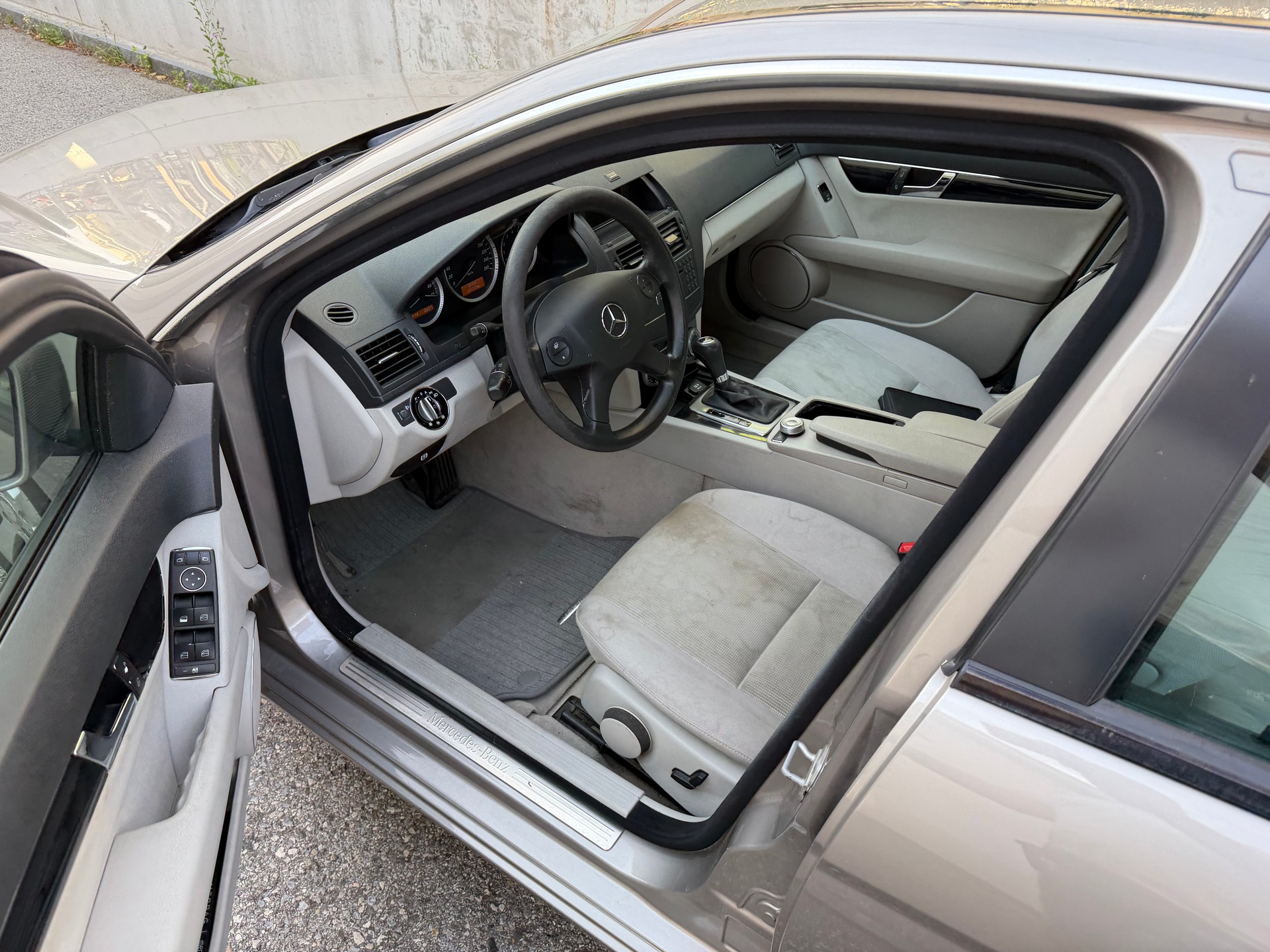 BMW 318d Touring Sport Line Steptronic-image-12