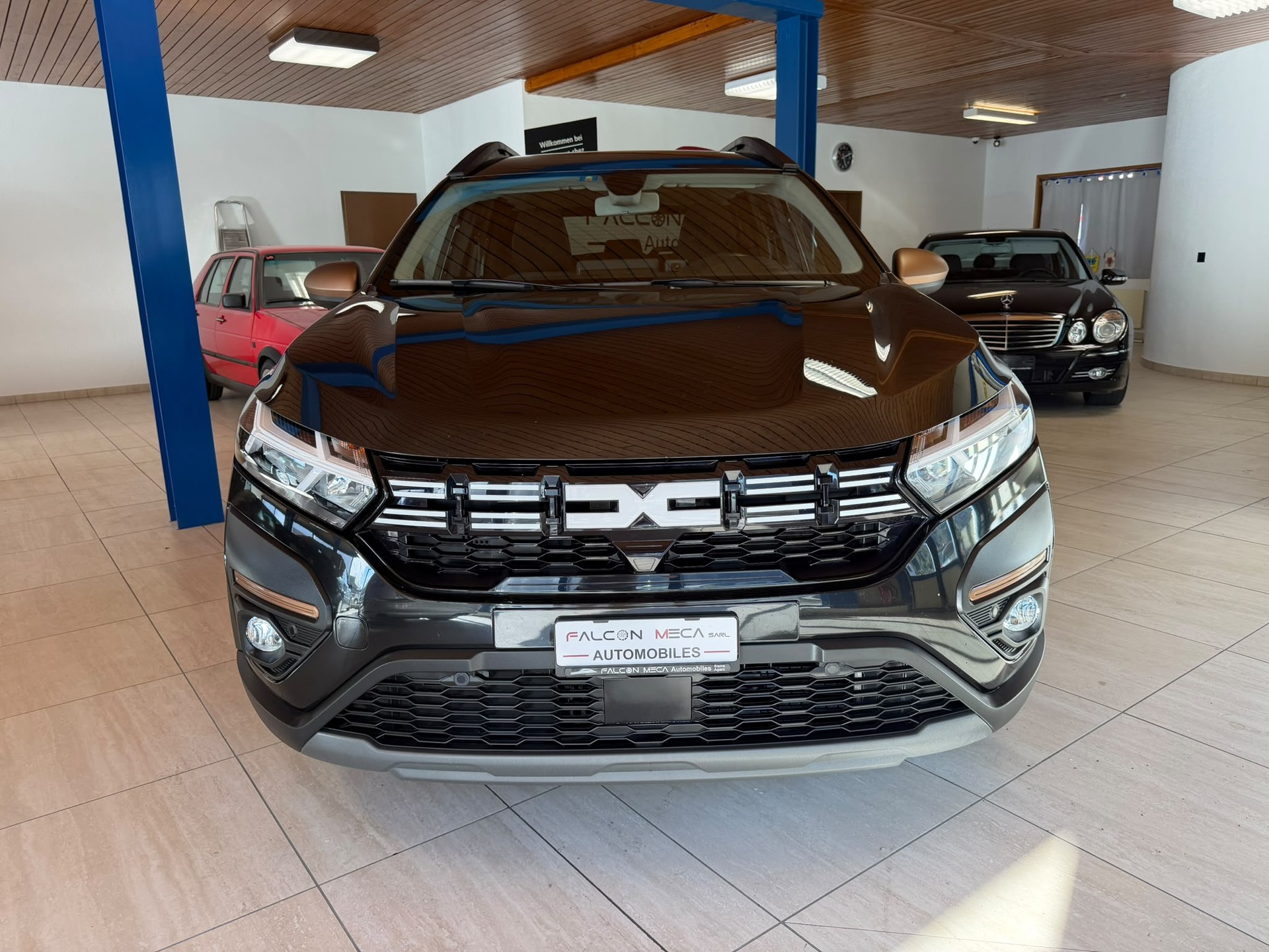 DACIA Jogger HEV 140 Expression-showroom-element-1