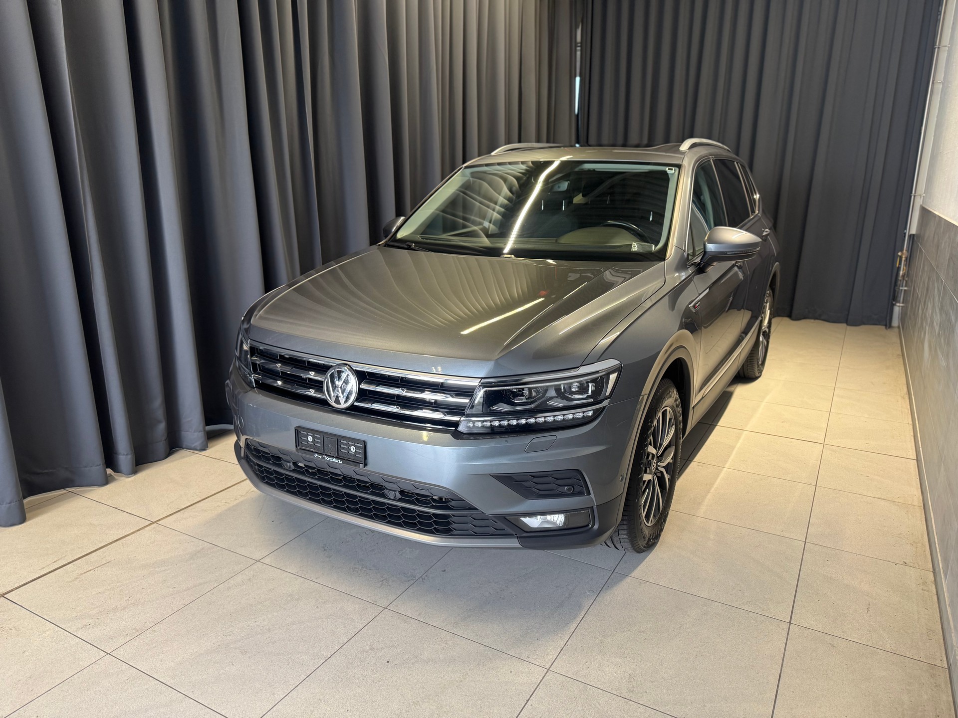VW Tiguan Allspace 2.0TSI Comfortline 4Motion DSG(M)(61)-showroom-element-2
