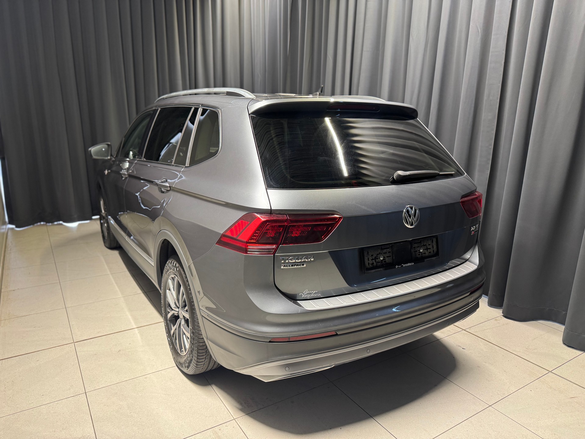 VW Tiguan Allspace 2.0TSI Comfortline 4Motion DSG(M)(61)-showroom-element-3