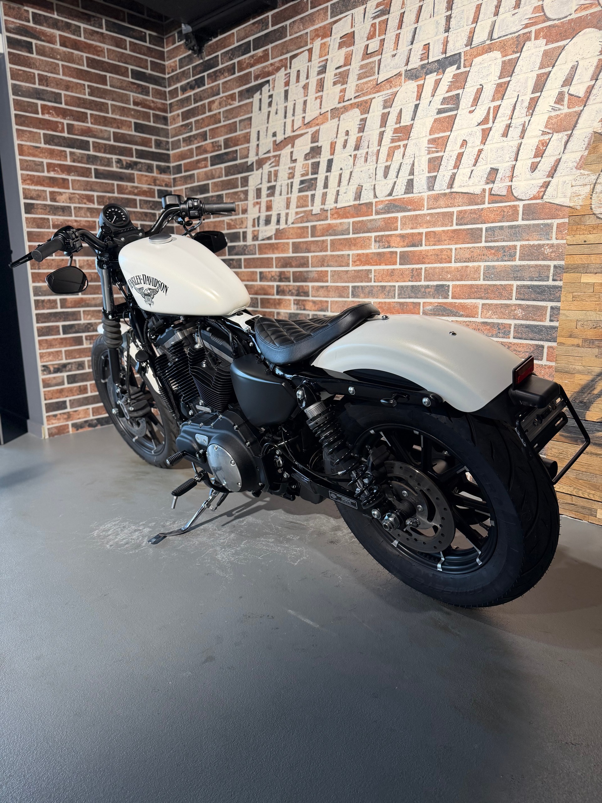 HARLEY-DAVIDSON XL 883 N Sportster Iron ABS-image-3