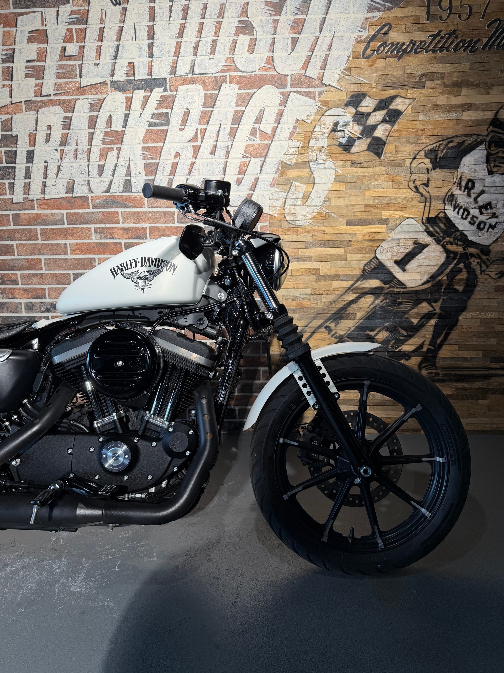 HARLEY-DAVIDSON XL 883 N Sportster Iron ABS-image-6