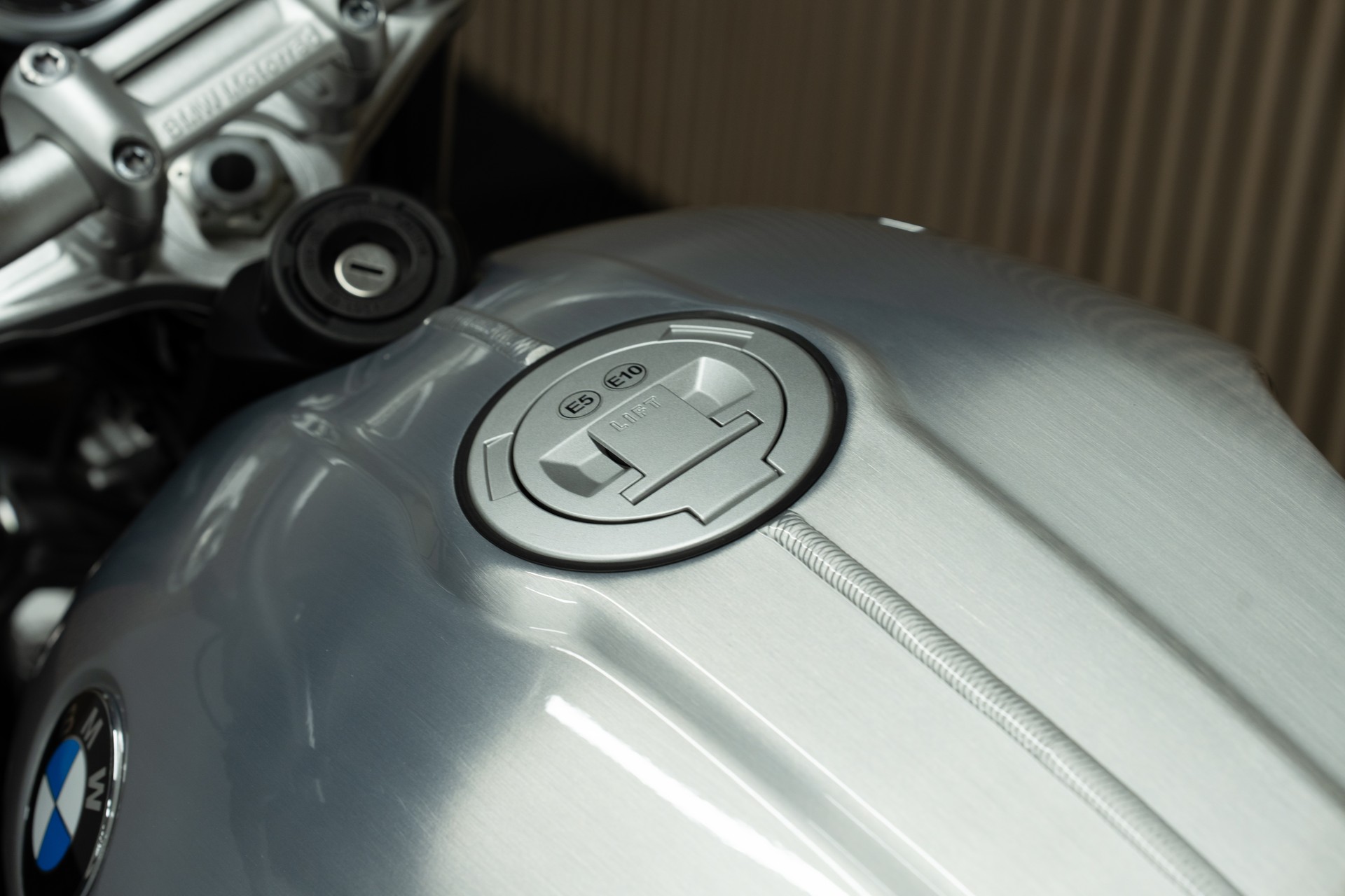 BMW R nineT Pure-showroom-element-3