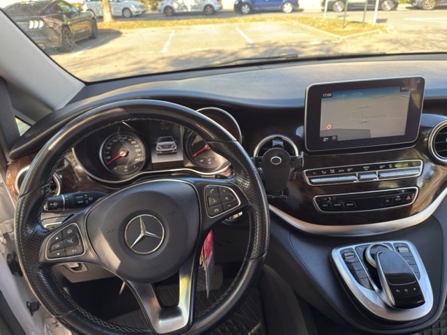 MERCEDES-BENZ V 250-image-6