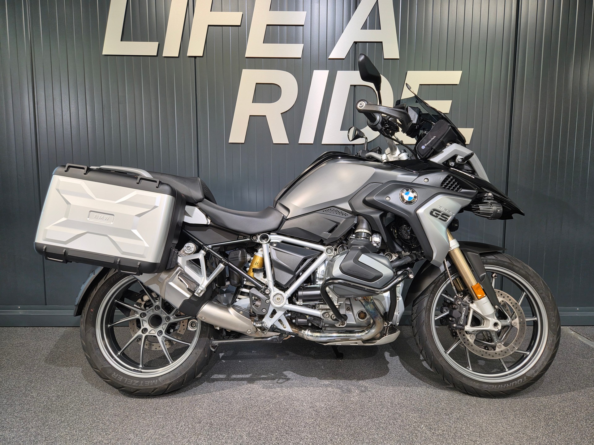 BMW R 1250 GS - Tieferlegung ab Werk!-image-0