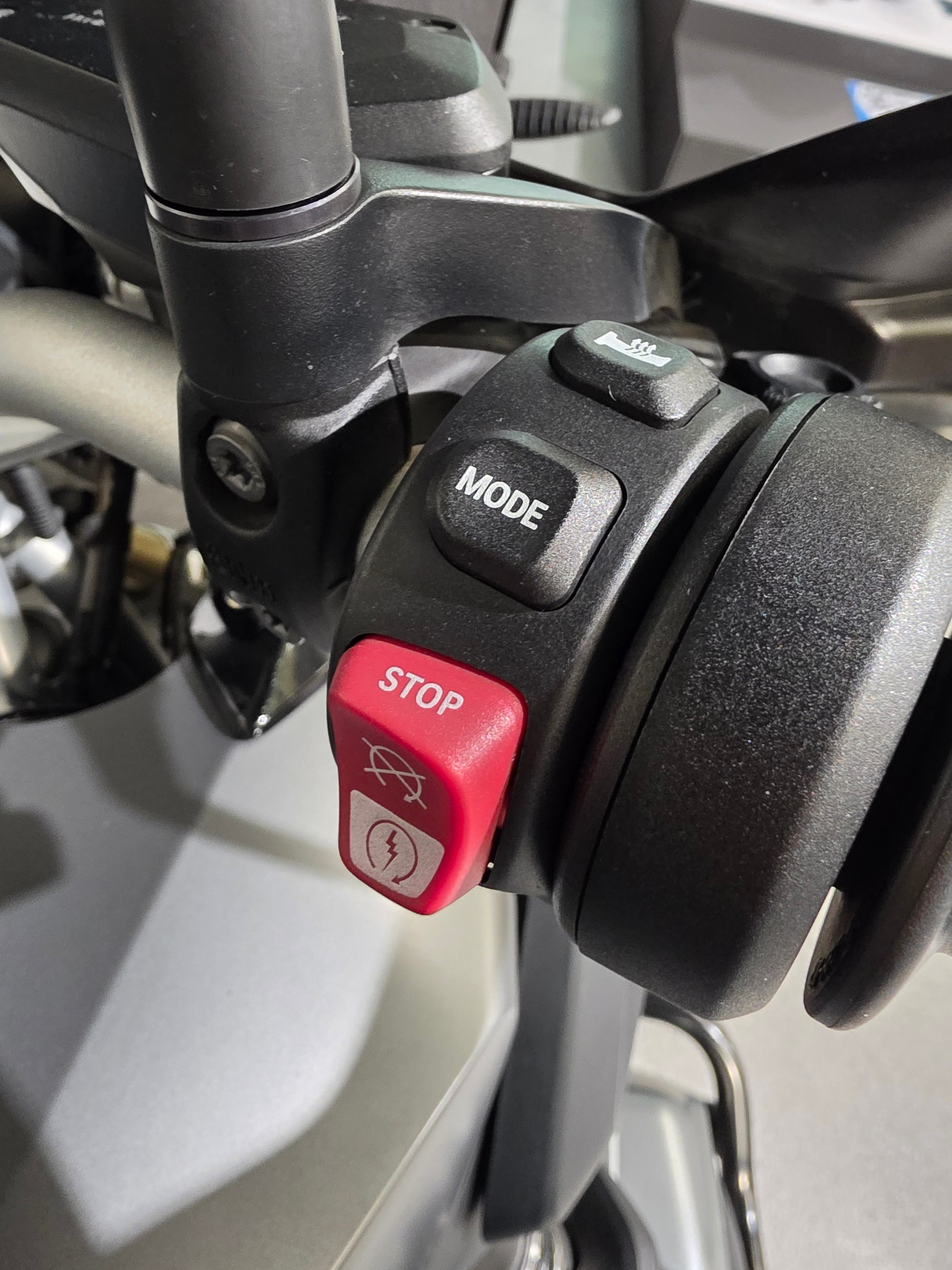 BMW R 1250 GS - Tieferlegung ab Werk!-image-4