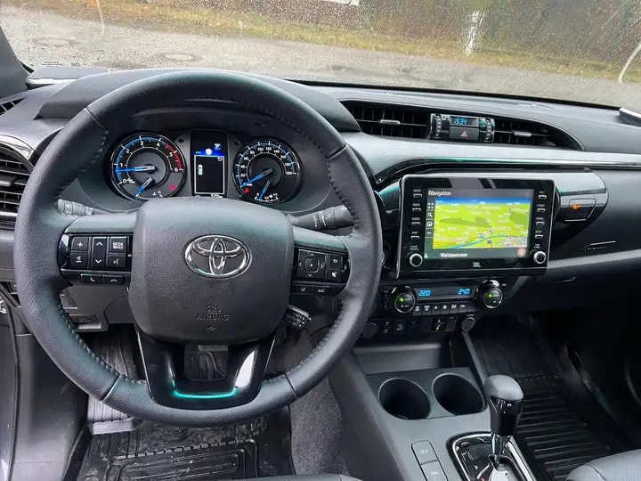 TOYOTA HI-LUX INVINCIBLE 2,8 DC 4x4 MHEV oxydbronze / grey metallic, inklusive AHK 3,5 Tonnen + Wanne-image-10