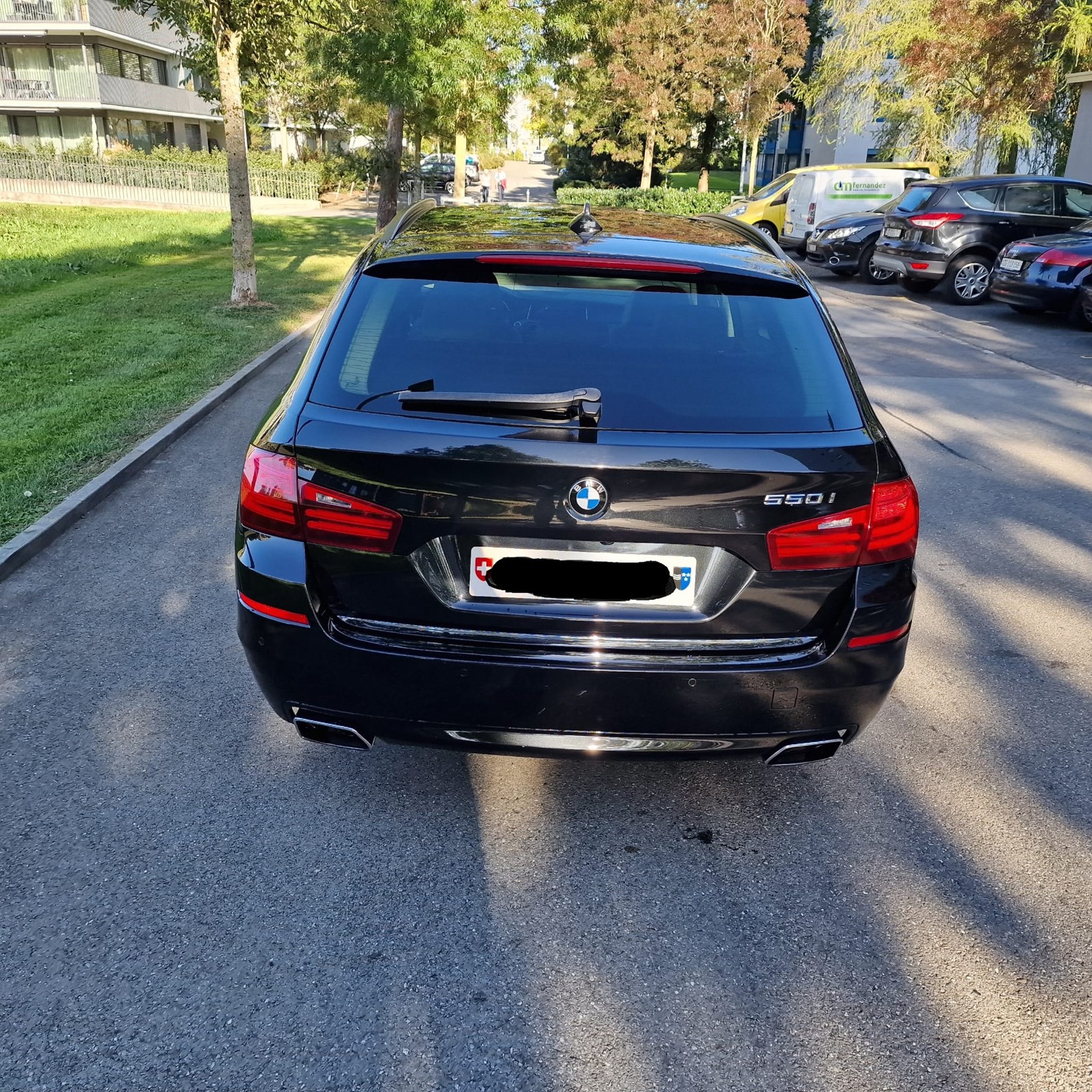 BMW 550i Touring Luxury Line Steptronic-image-5