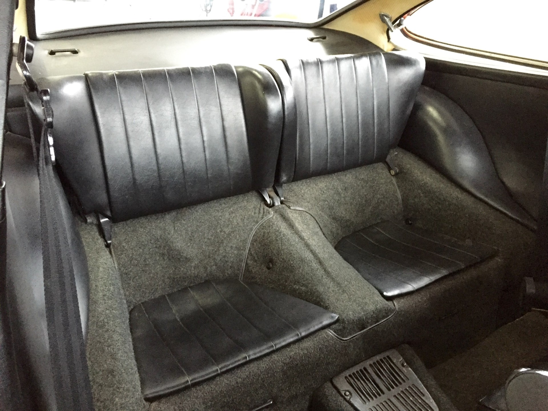 PORSCHE 911 2.2 T Coupe KARMANN - D Serie // VETERAN //-image-10