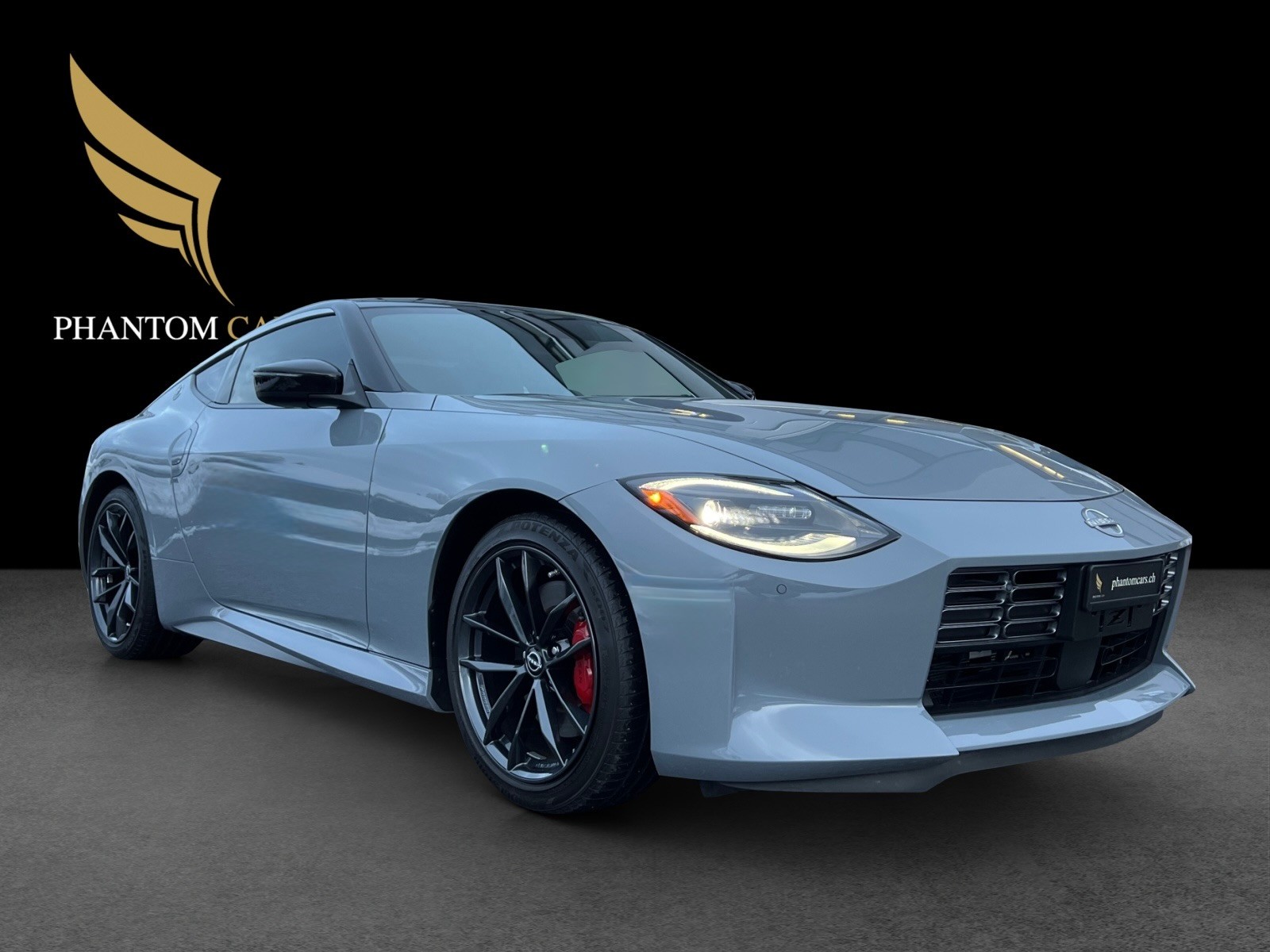 NISSAN Z Performance-showroom-element-1