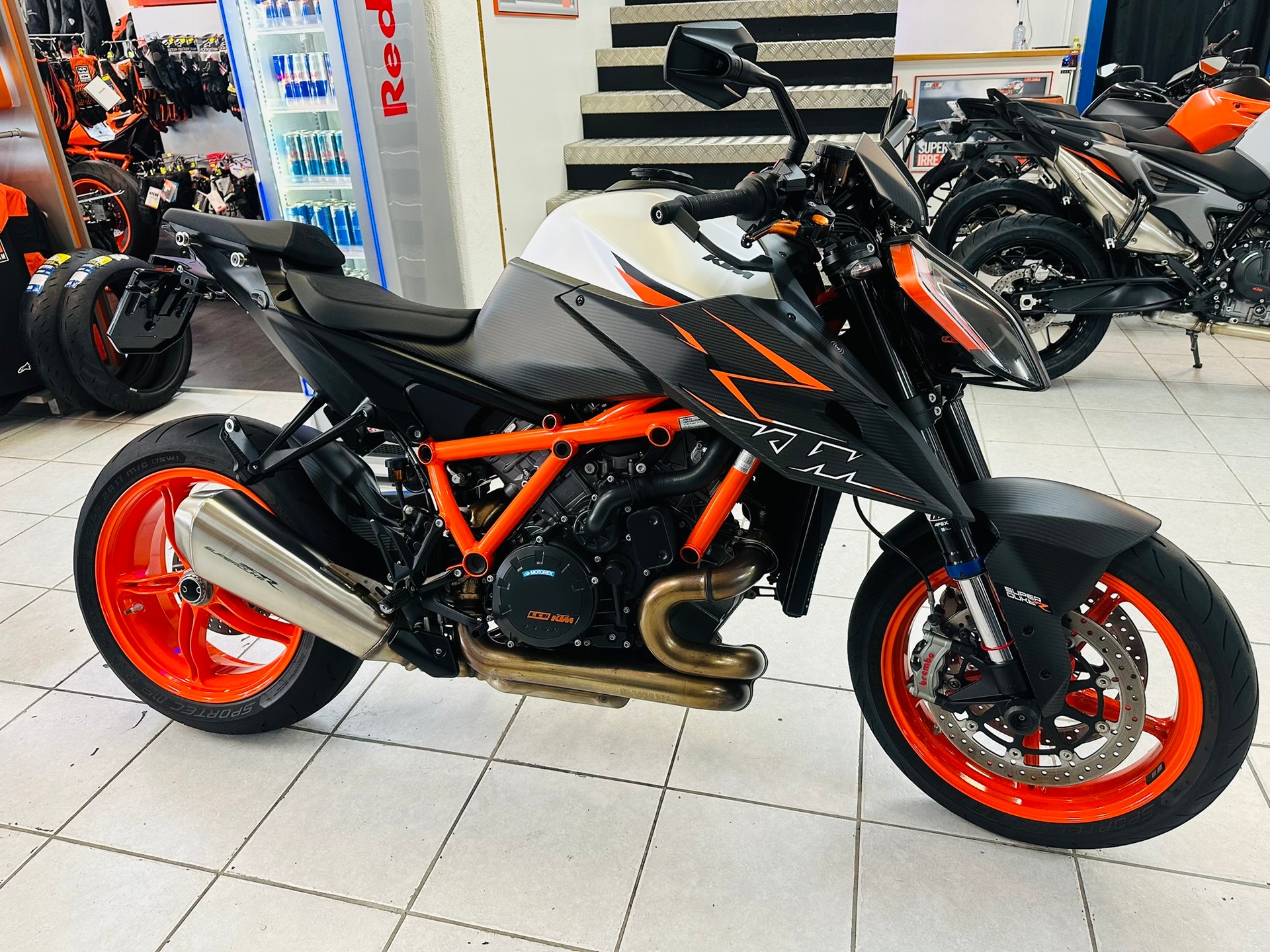 KTM 1290 Super Duke R EVO-image-1
