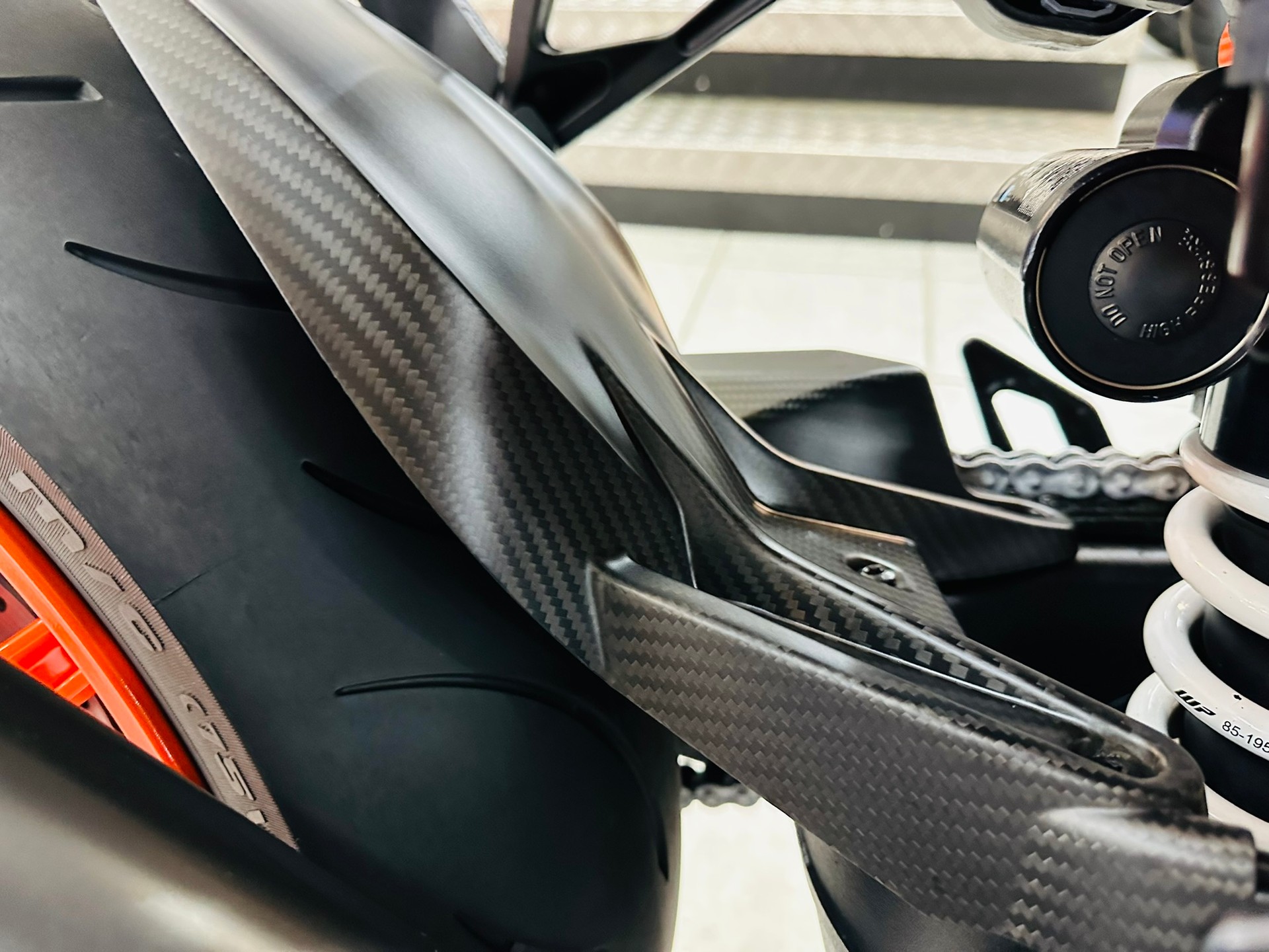 KTM 1290 Super Duke R EVO-image-6