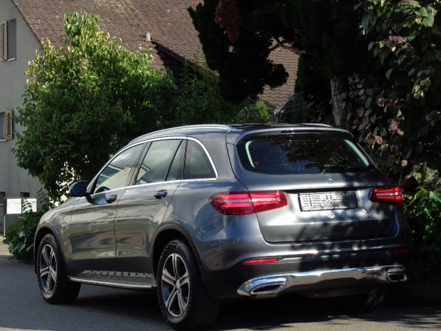 MERCEDES-BENZ GLC 250 d 4Matic 9G-Tronic-image-2