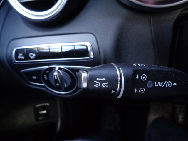 MERCEDES-BENZ GLC 250 d 4Matic 9G-Tronic-image-9
