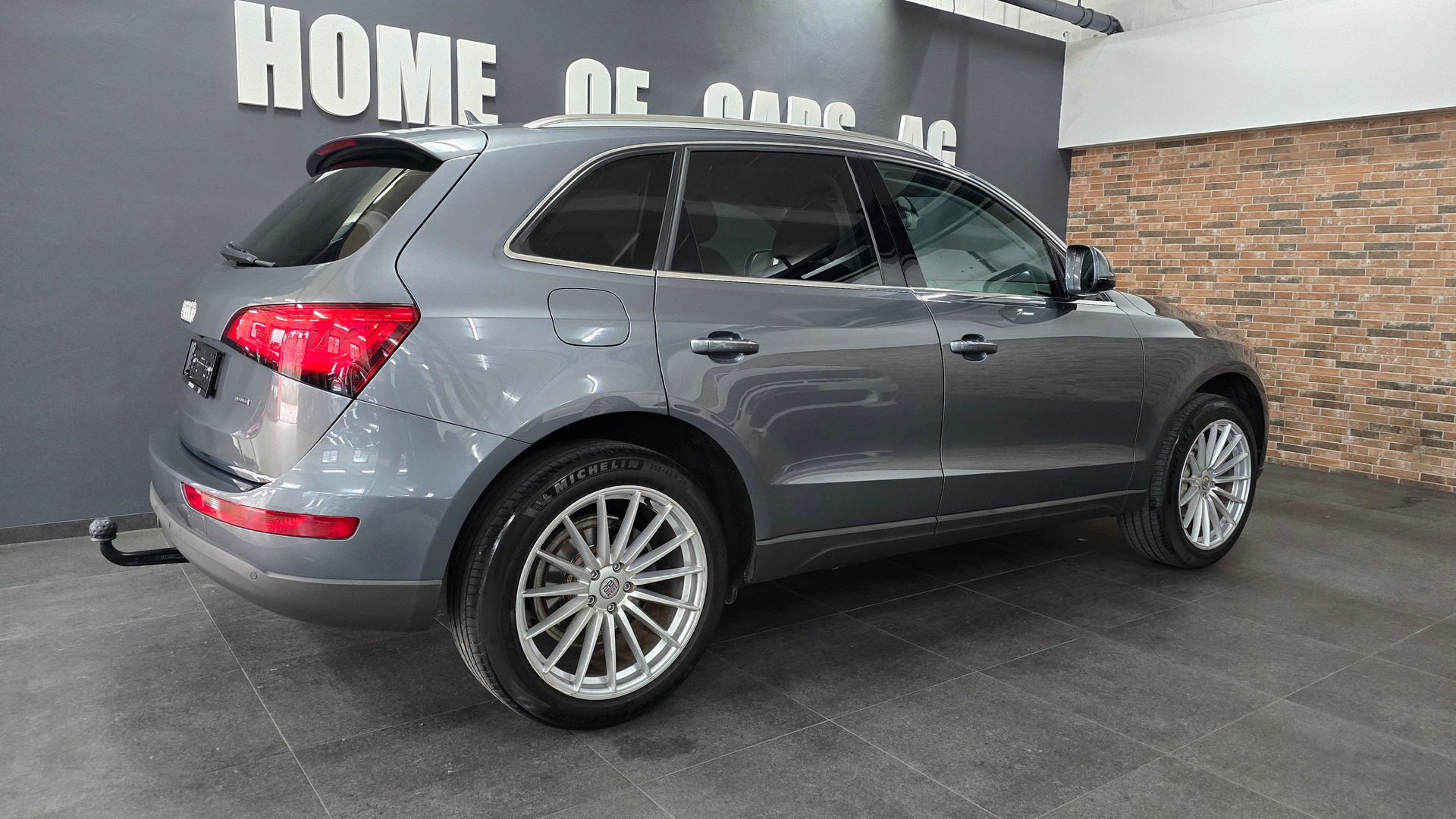 AUDI Q5 2.0 TDI quattro S-tronic-image-8