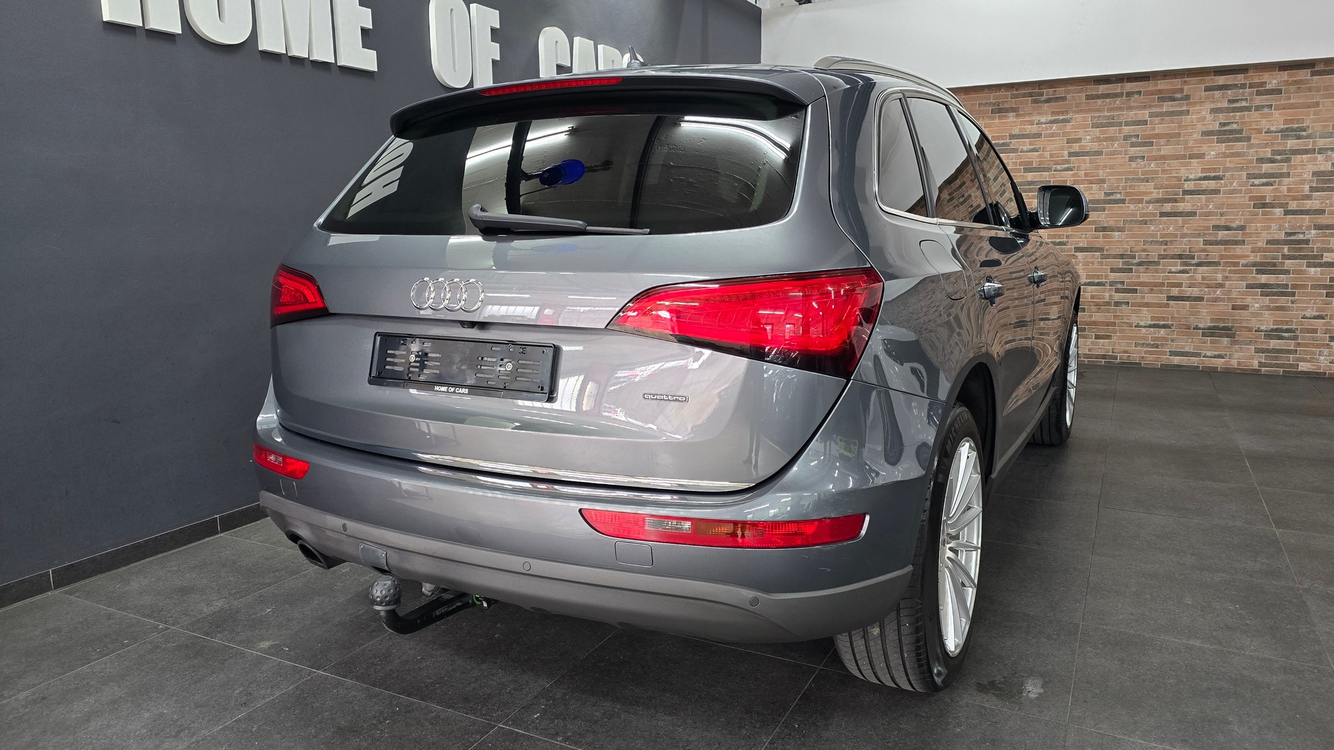 AUDI Q5 2.0 TDI quattro S-tronic-image-6