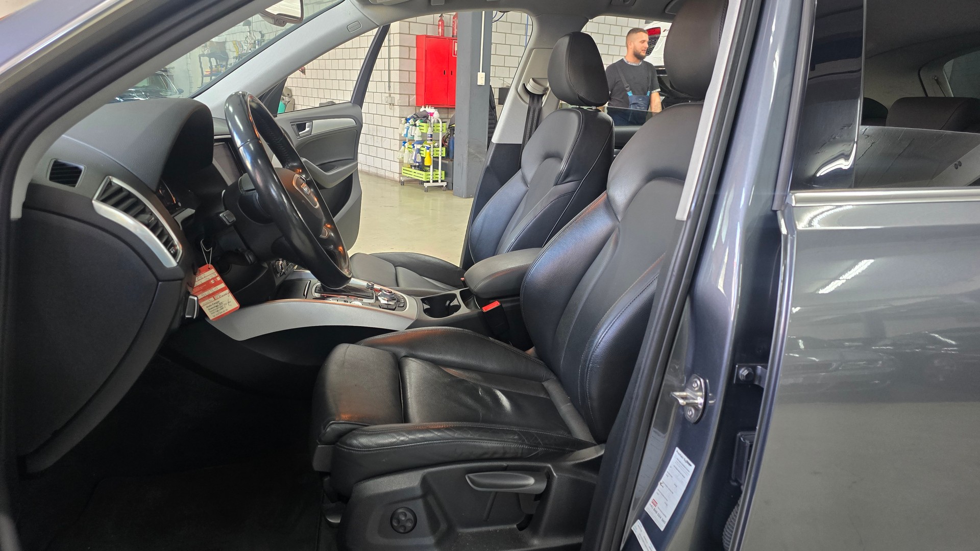 AUDI Q5 2.0 TDI quattro S-tronic-image-19