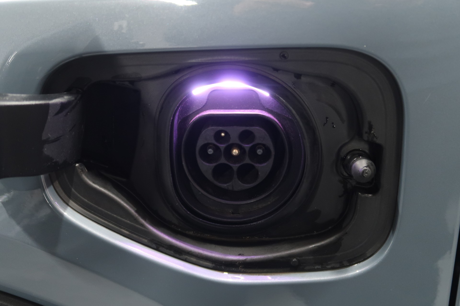 VOLVO XC40 T5 TwE R-Design DCT / CH / MFK / GARANTIE-image-8