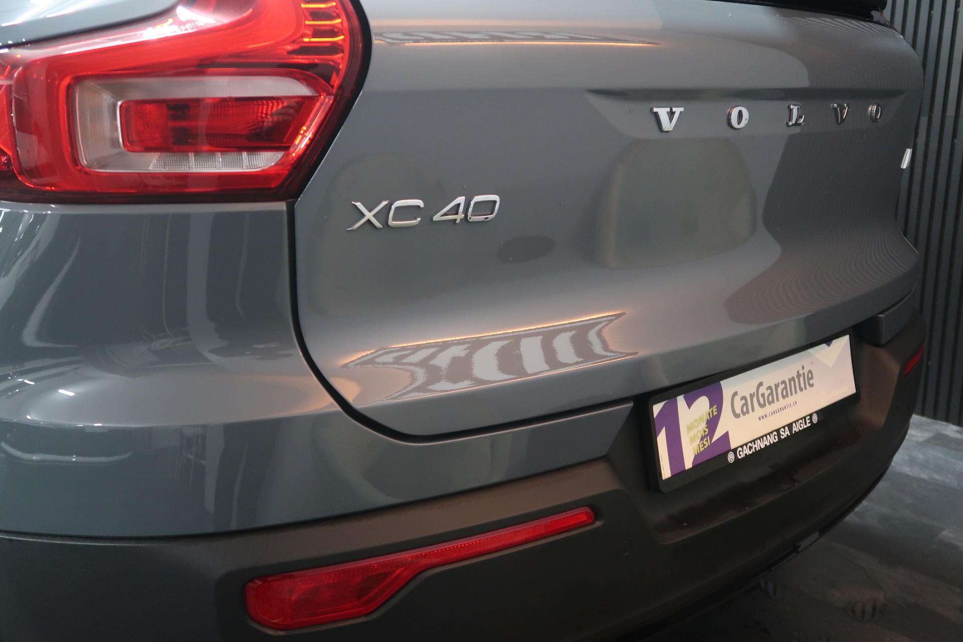 VOLVO XC40 T5 TwE R-Design DCT / CH / MFK / GARANTIE-image-10