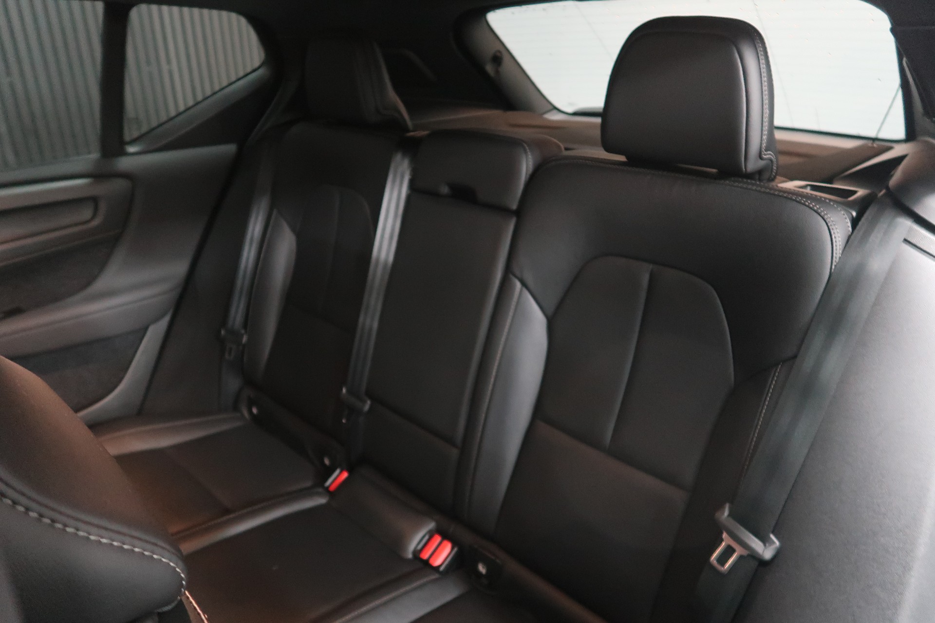 VOLVO XC40 T5 TwE R-Design DCT / CH / MFK / GARANTIE-image-14