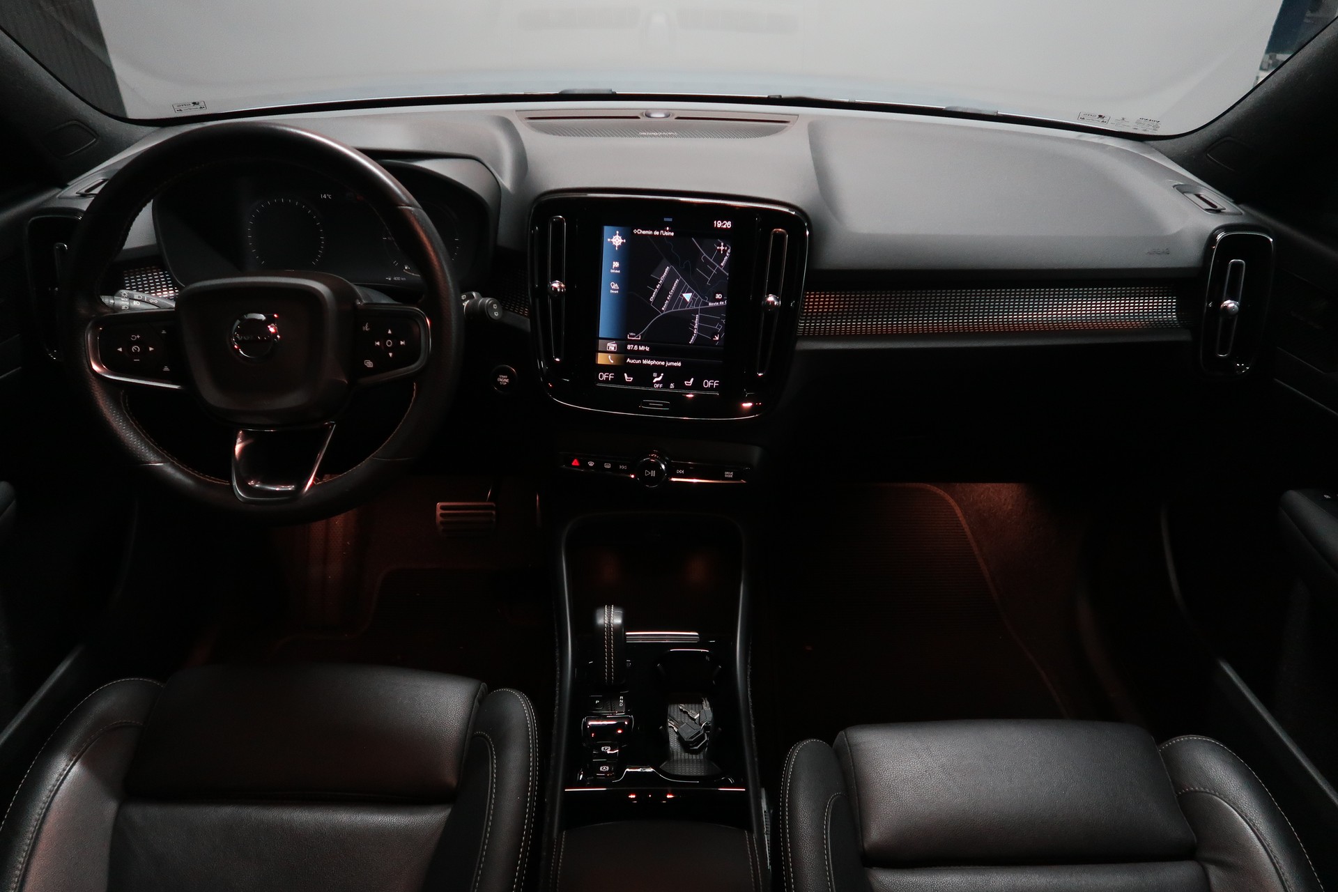 VOLVO XC40 T5 TwE R-Design DCT / CH / MFK / GARANTIE-image-22