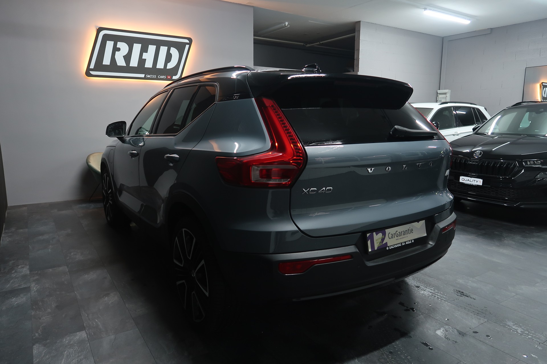 VOLVO XC40 T5 TwE R-Design DCT / CH / MFK / GARANTIE-image-7